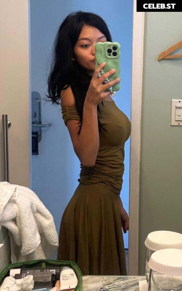 Alyssa Silos / Alythuh Image 3544208