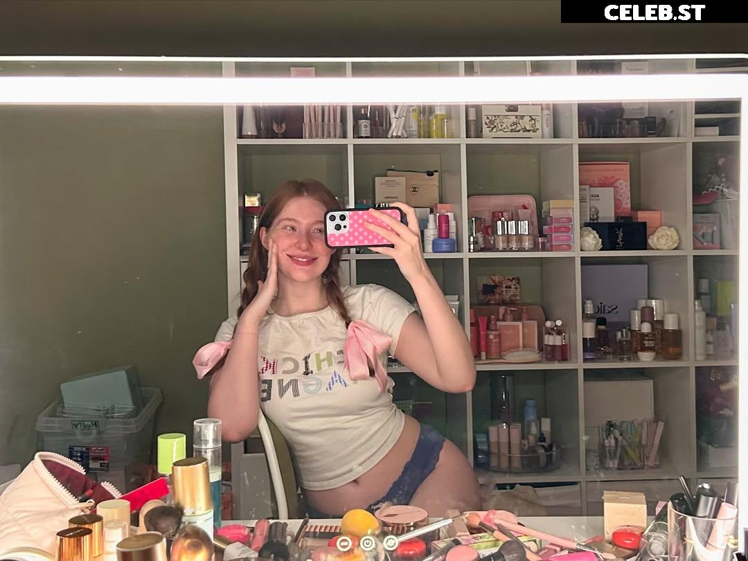 Madeline Ford (@madelineaford) Image 3541957