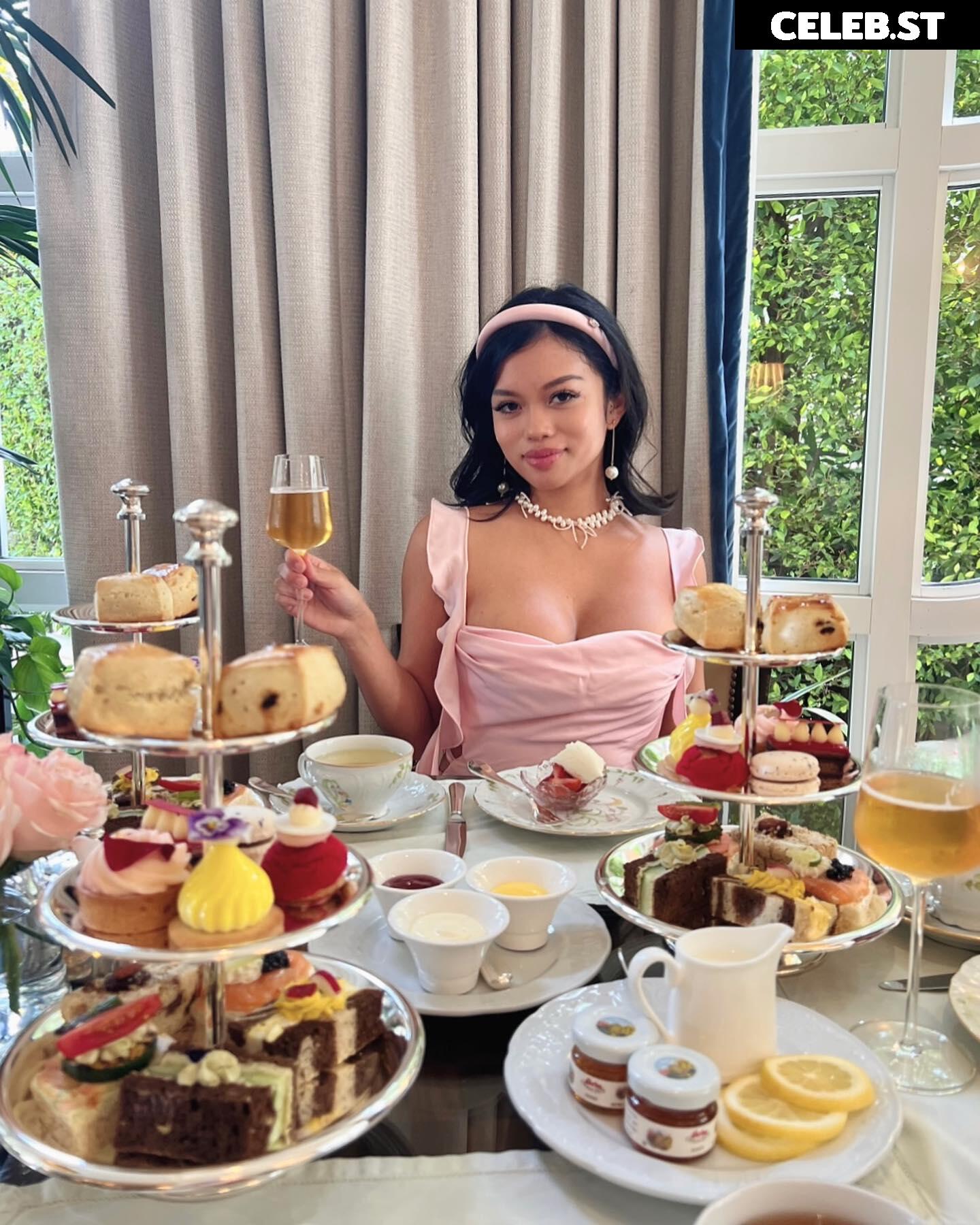 Alyssa Silos / Alythuh Image 3542322