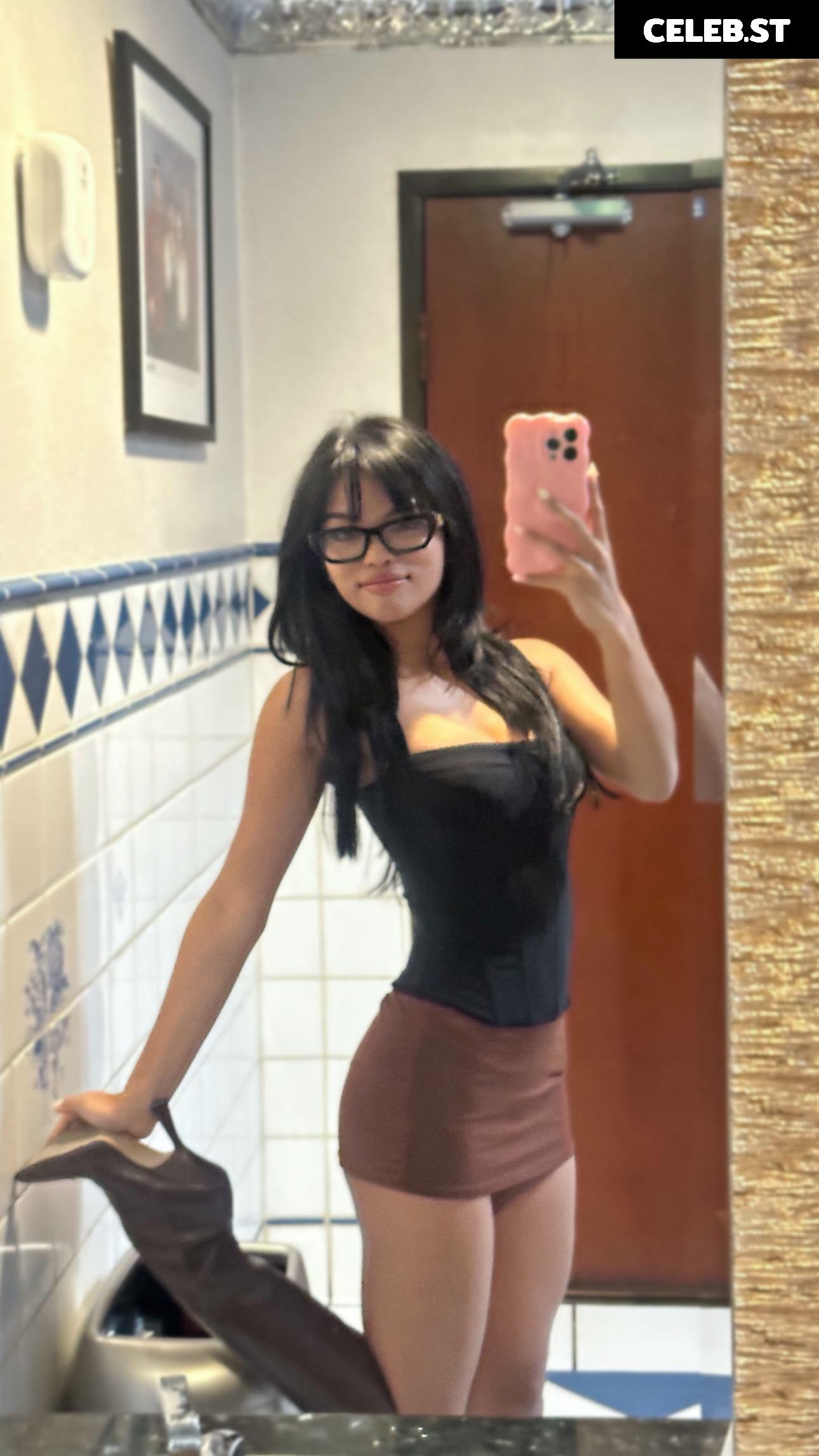 Alyssa Silos / Alythuh Image 3543770