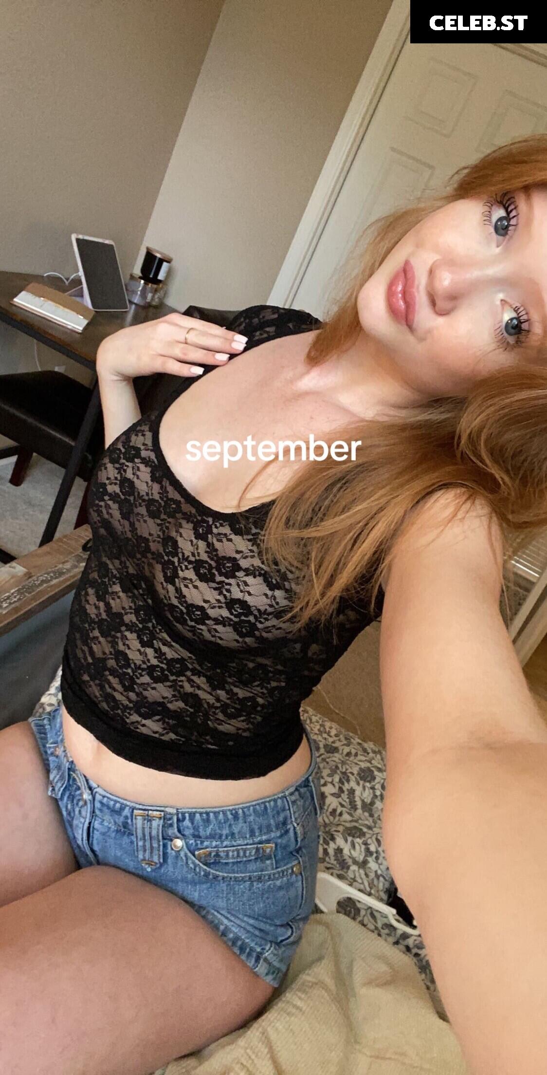 Makenna Kelly / Lifewithmak Image 3543712