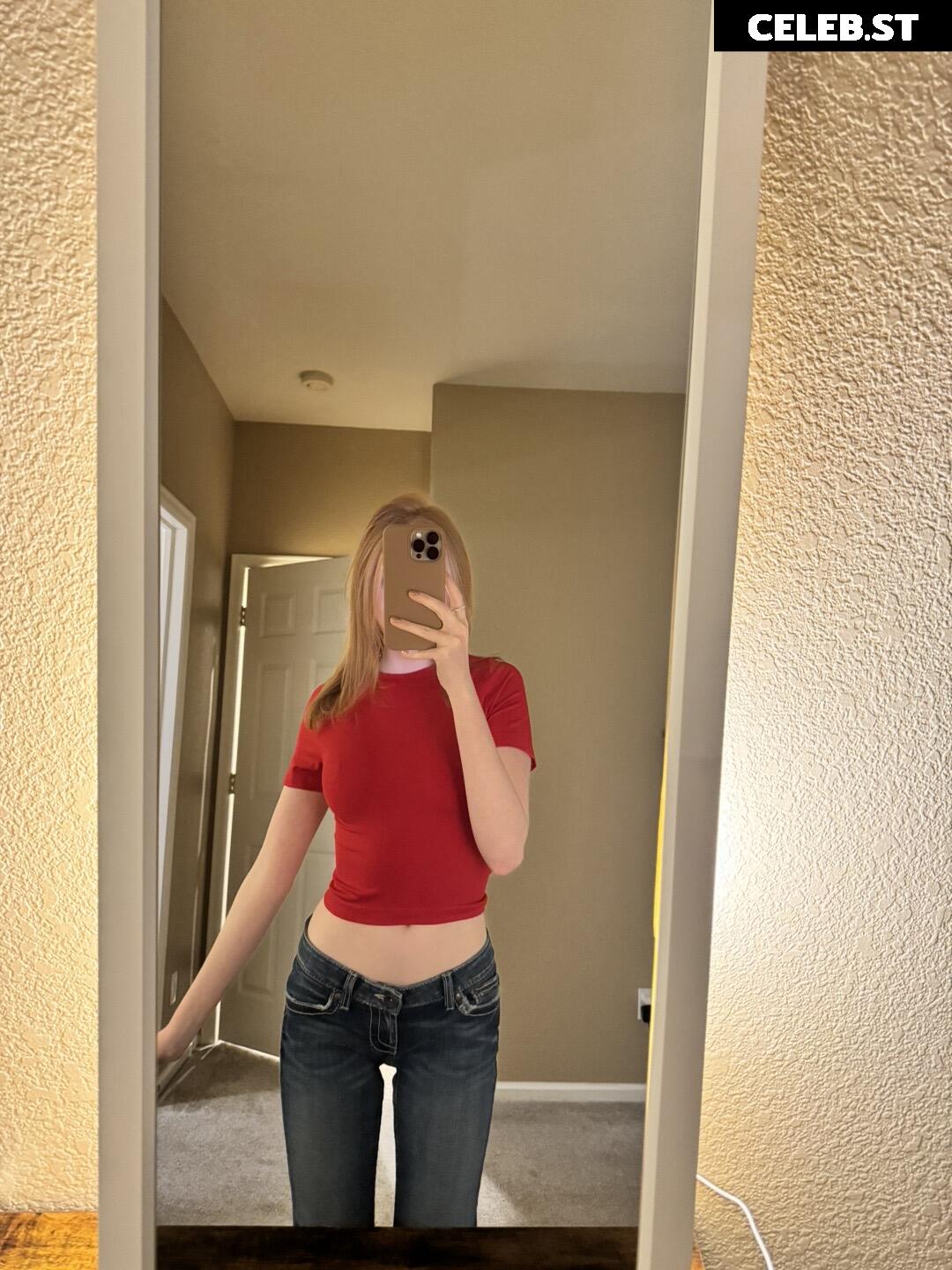 Makenna Kelly / Lifewithmak Image 3549207