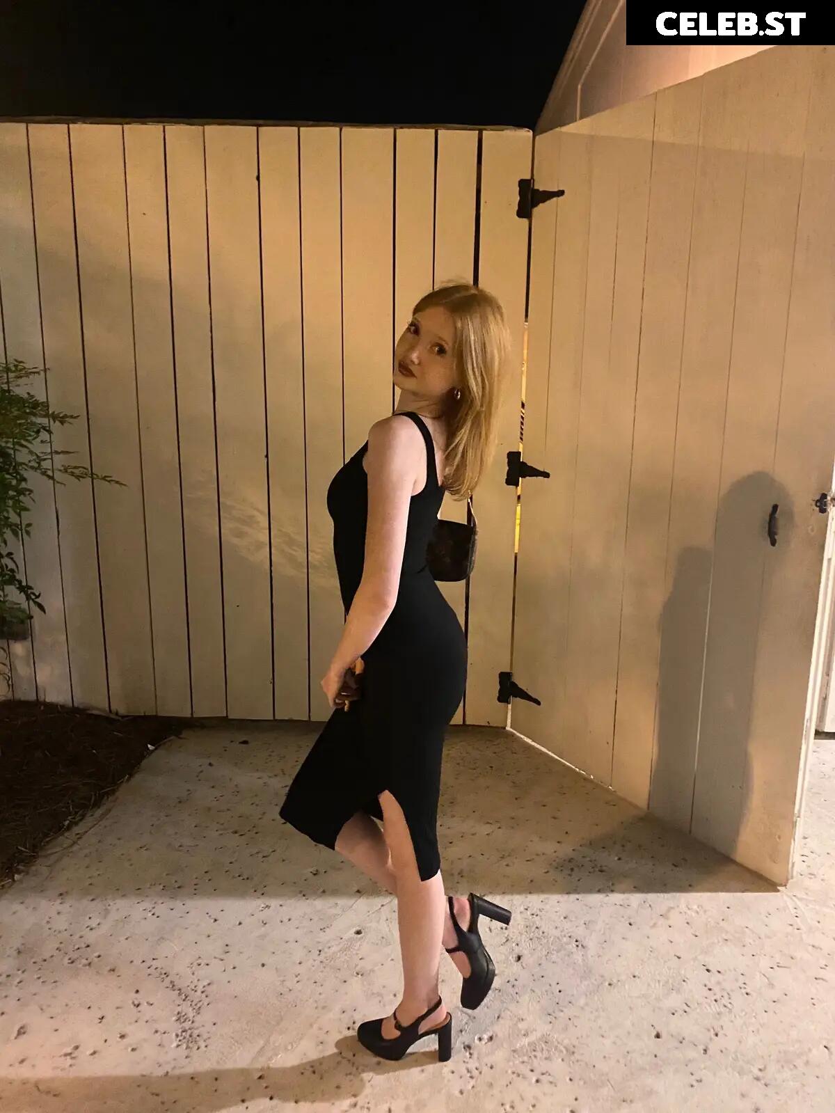 Makenna Kelly / Lifewithmak Image 3548381