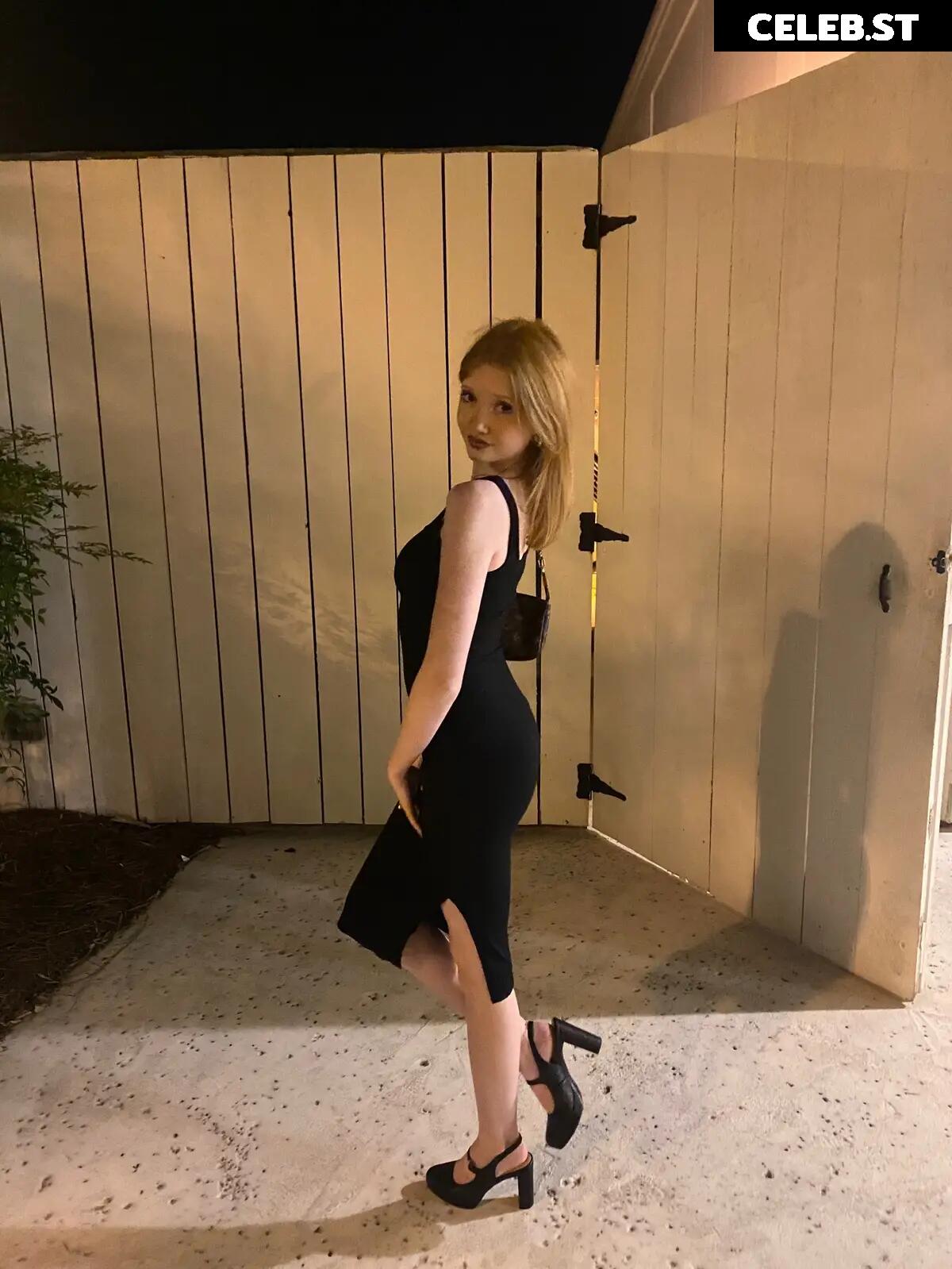 Makenna Kelly / Lifewithmak Image 3548356