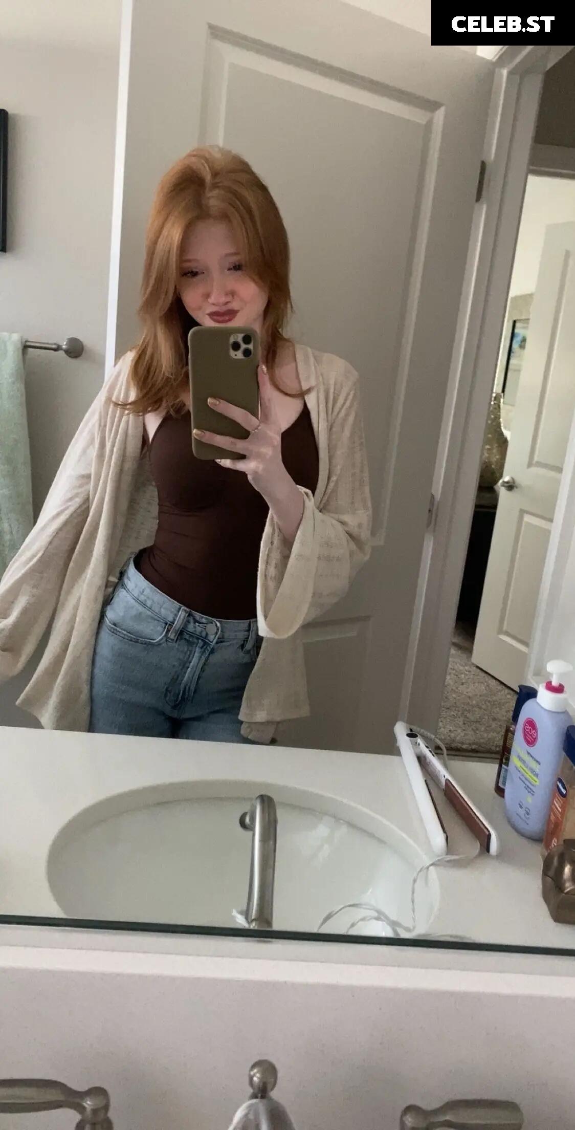 Makenna Kelly / Lifewithmak Image 3548347