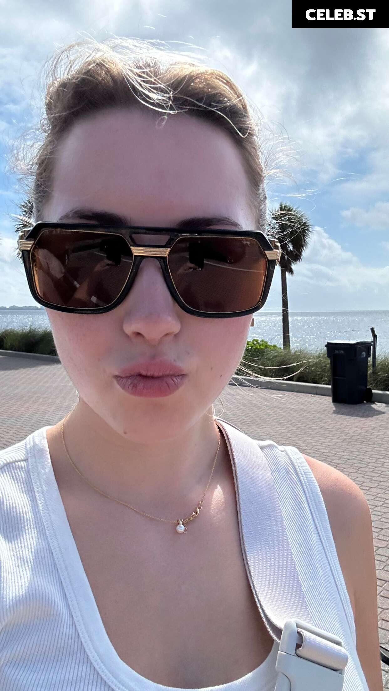 Pineapplebrat / Alice Klomp Image 3534833