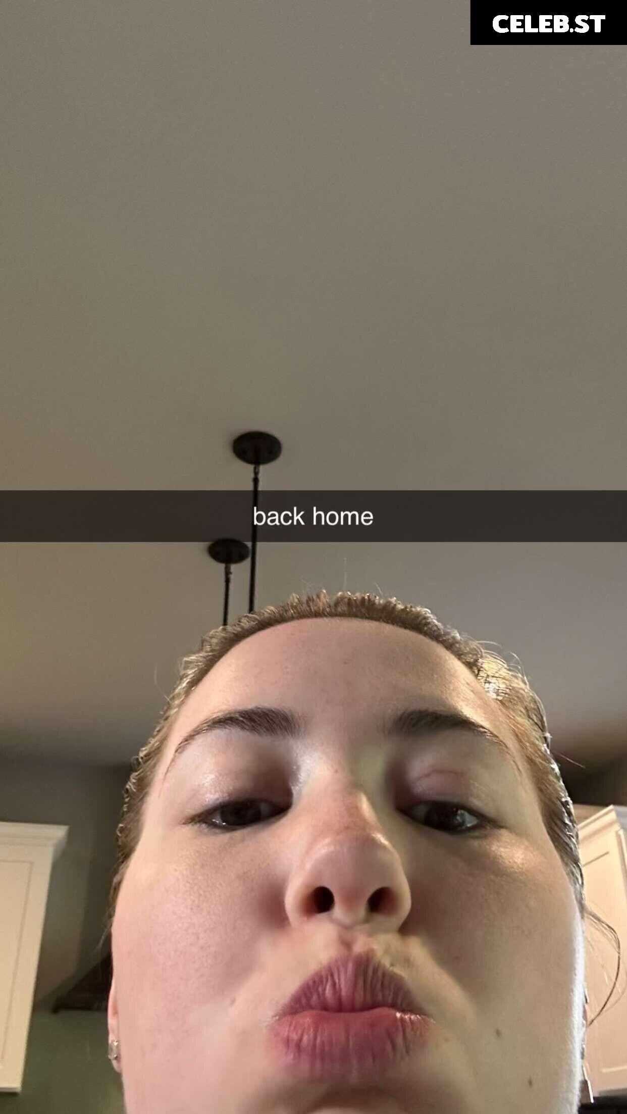 Pineapplebrat / Alice Klomp Image 3534131