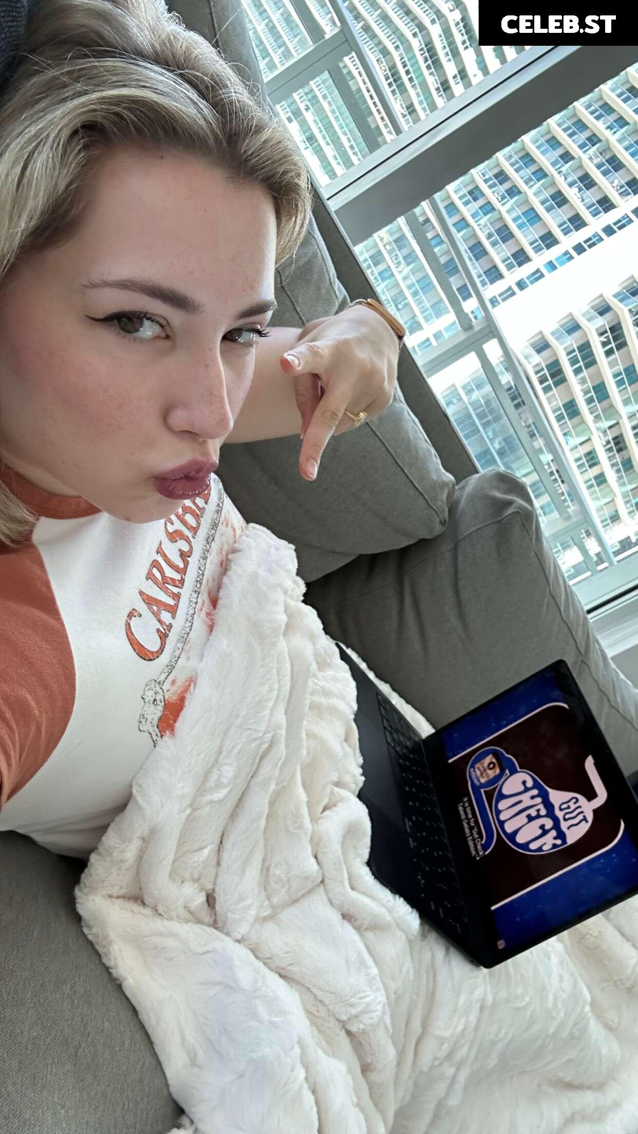 Pineapplebrat / Alice Klomp Image 3532373