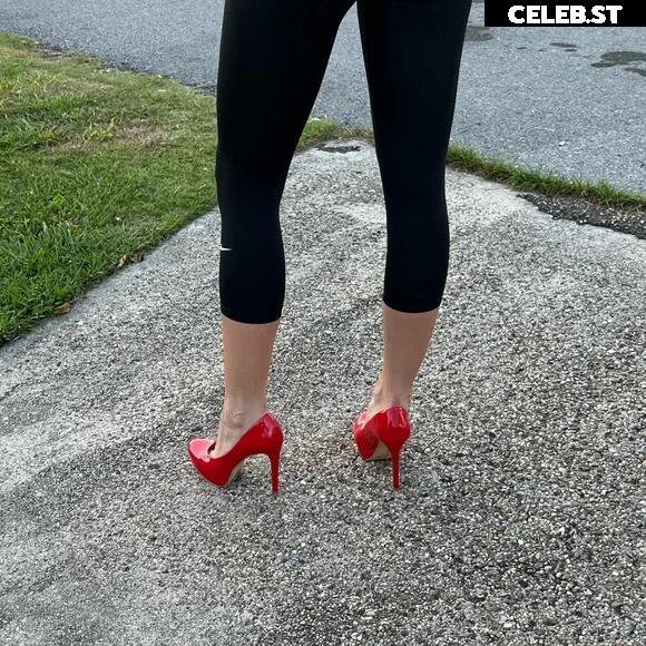Rachel Michelle - Beautyandbrainswithatwist Image 3533573