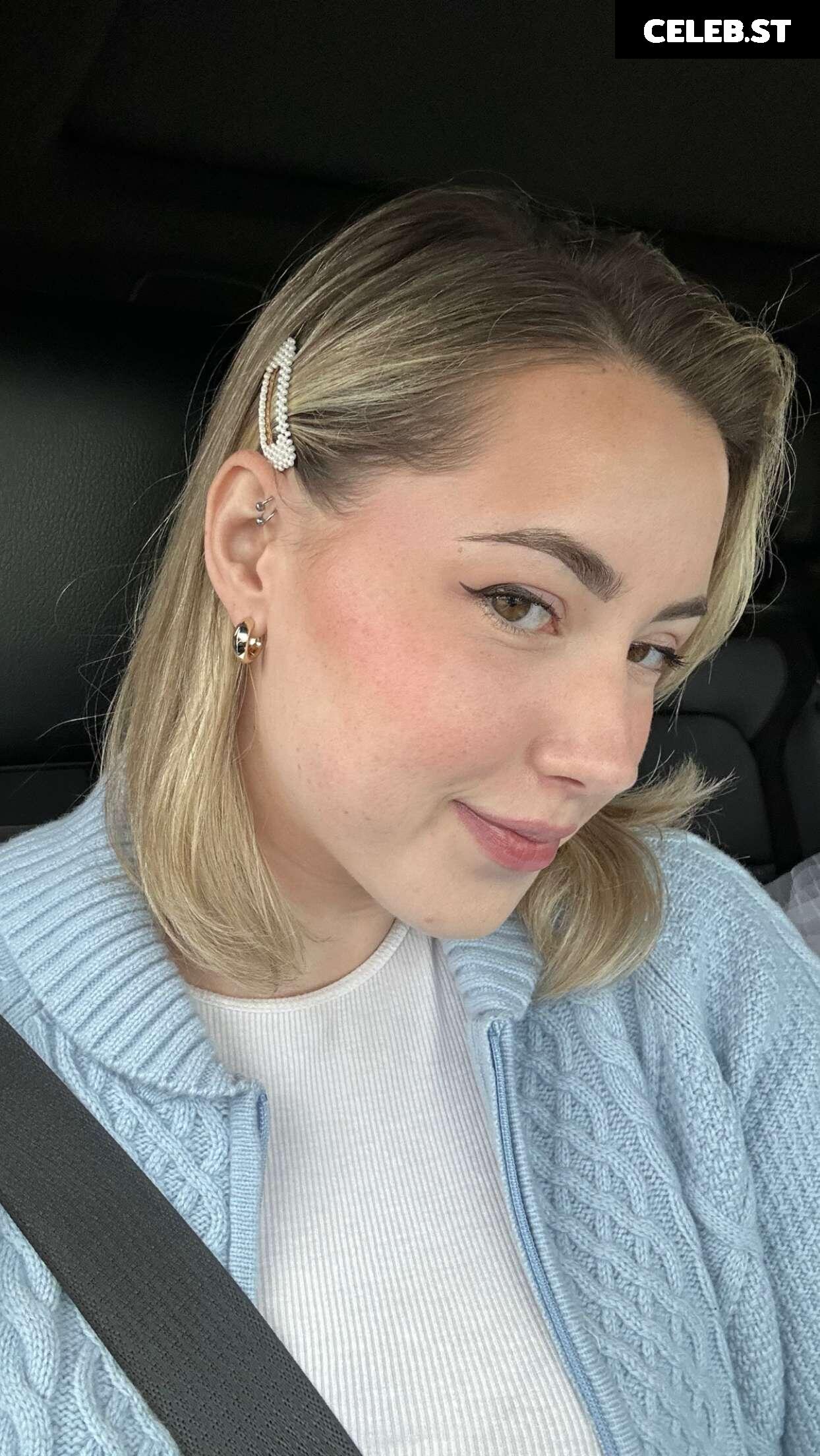 Pineapplebrat / Alice Klomp Image 3533462