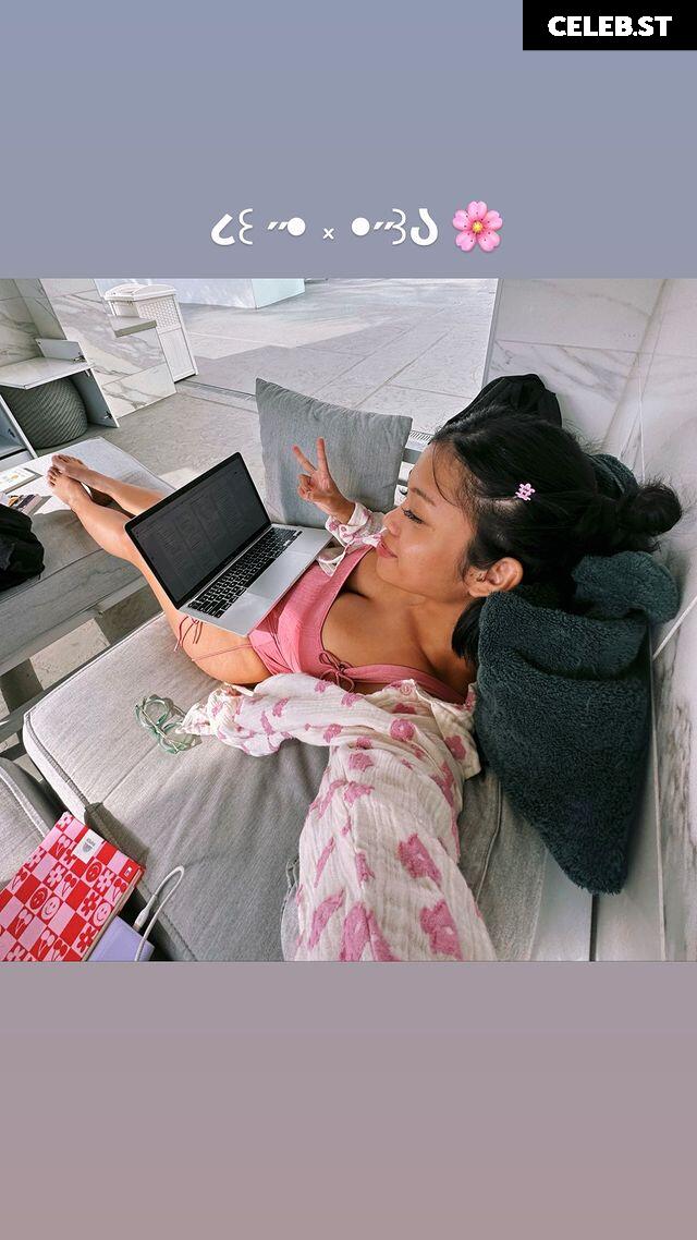 Alyssa Silos / Alythuh Image 3538574