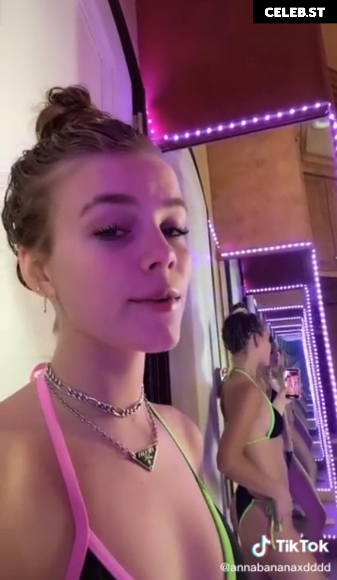 Anna Shumate / Annabananaxdddd Image 3527985