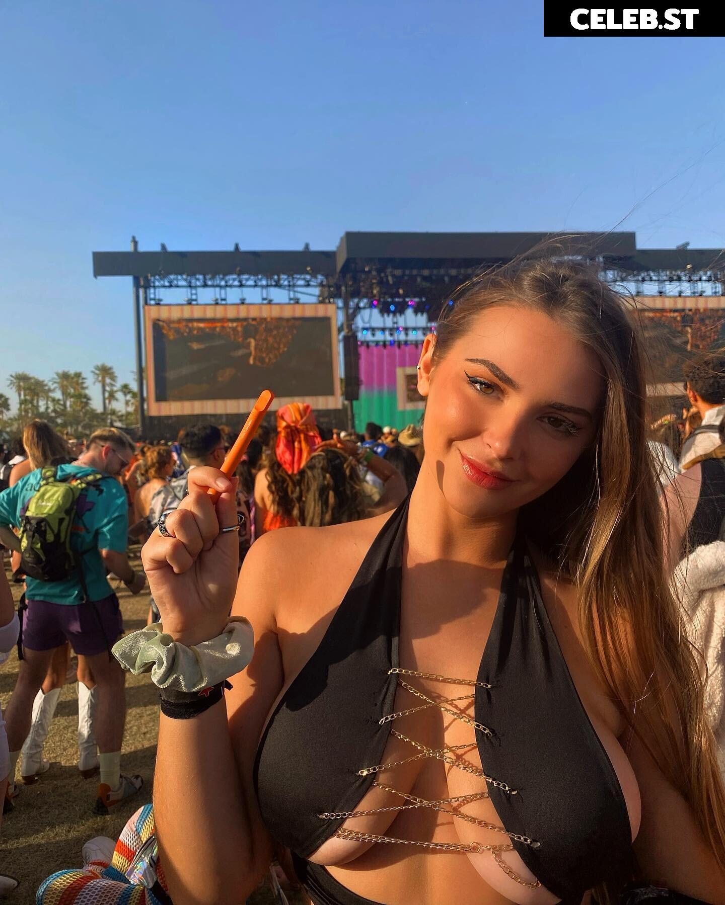 Emma Char (emmaa_char) Image 3524613