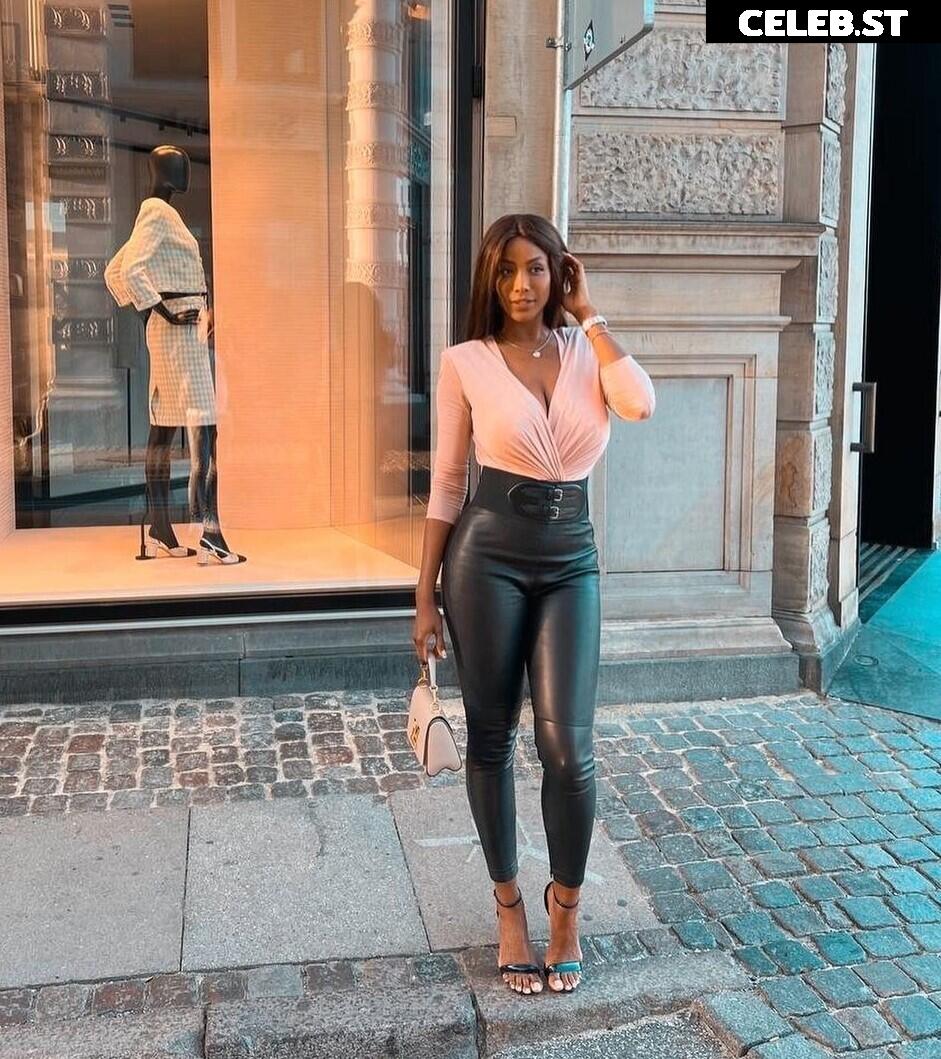 Ainett Stephens Image 3524374