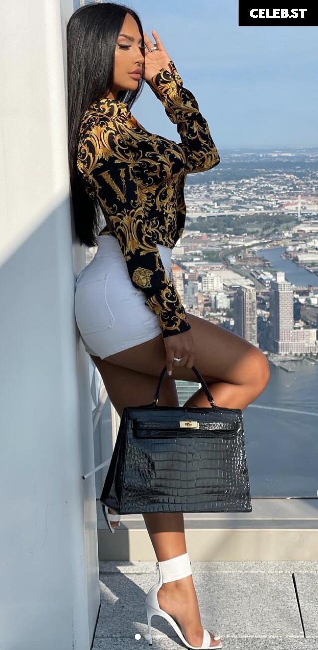 Gallienne Nabila / gallienneee Image 3521830