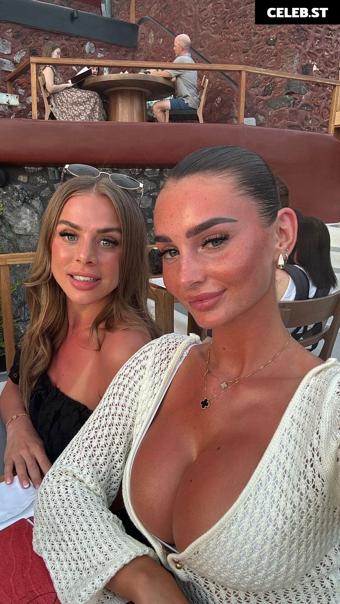 Maddy Cheary / maddycheary Image 3529783