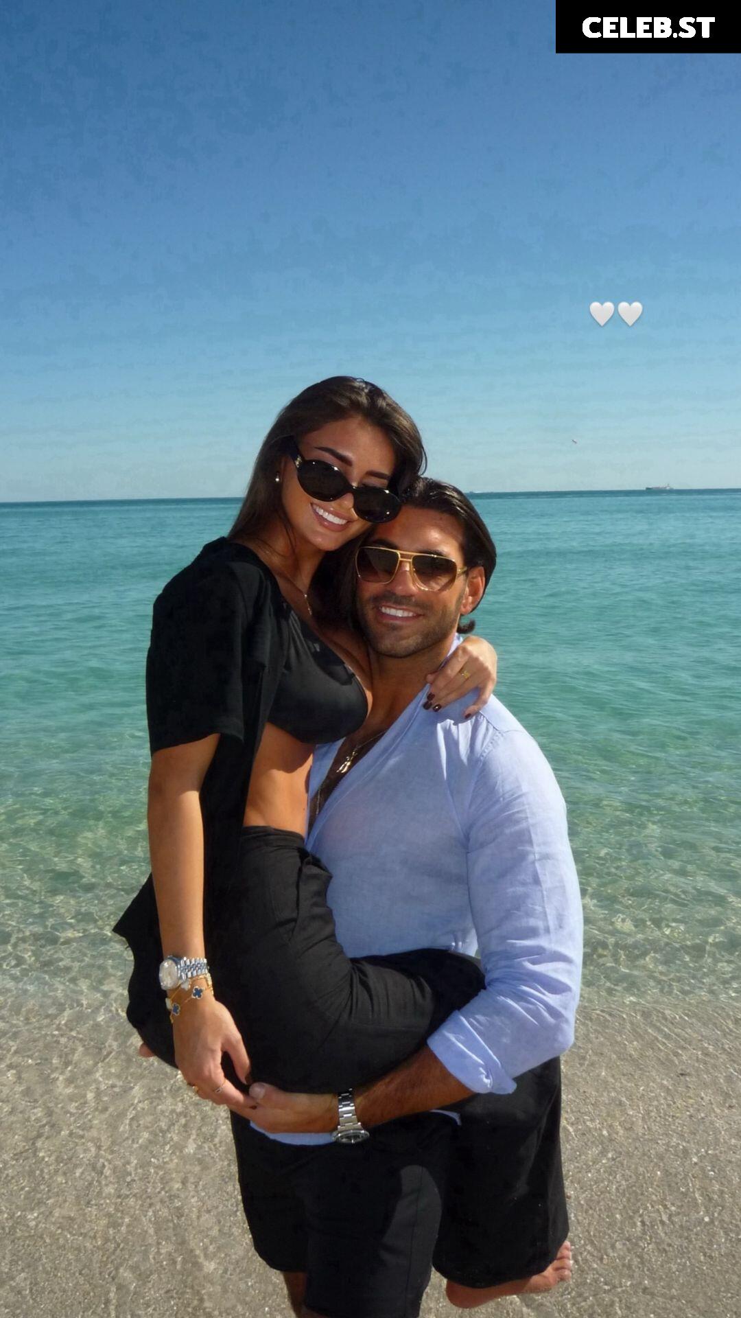 Maddy Cheary / maddycheary Image 3528653