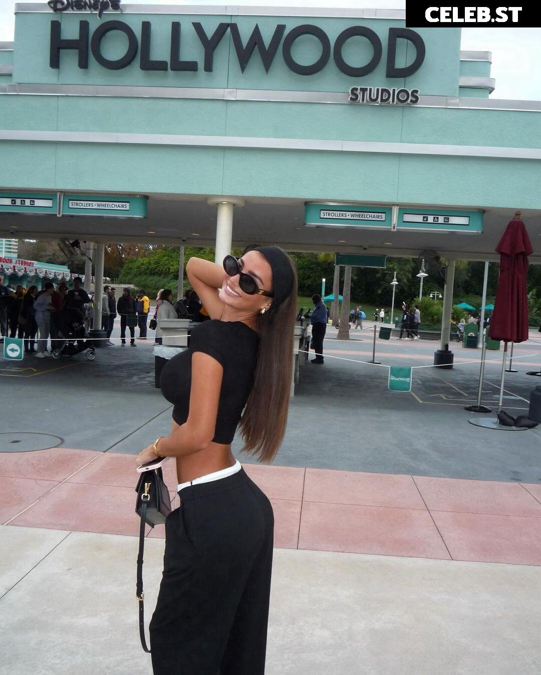 Maddy Cheary / maddycheary Image 3528601