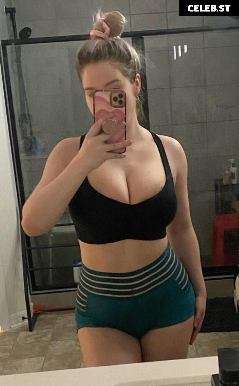 Izzy G (pnkysparkles) Image 3516277