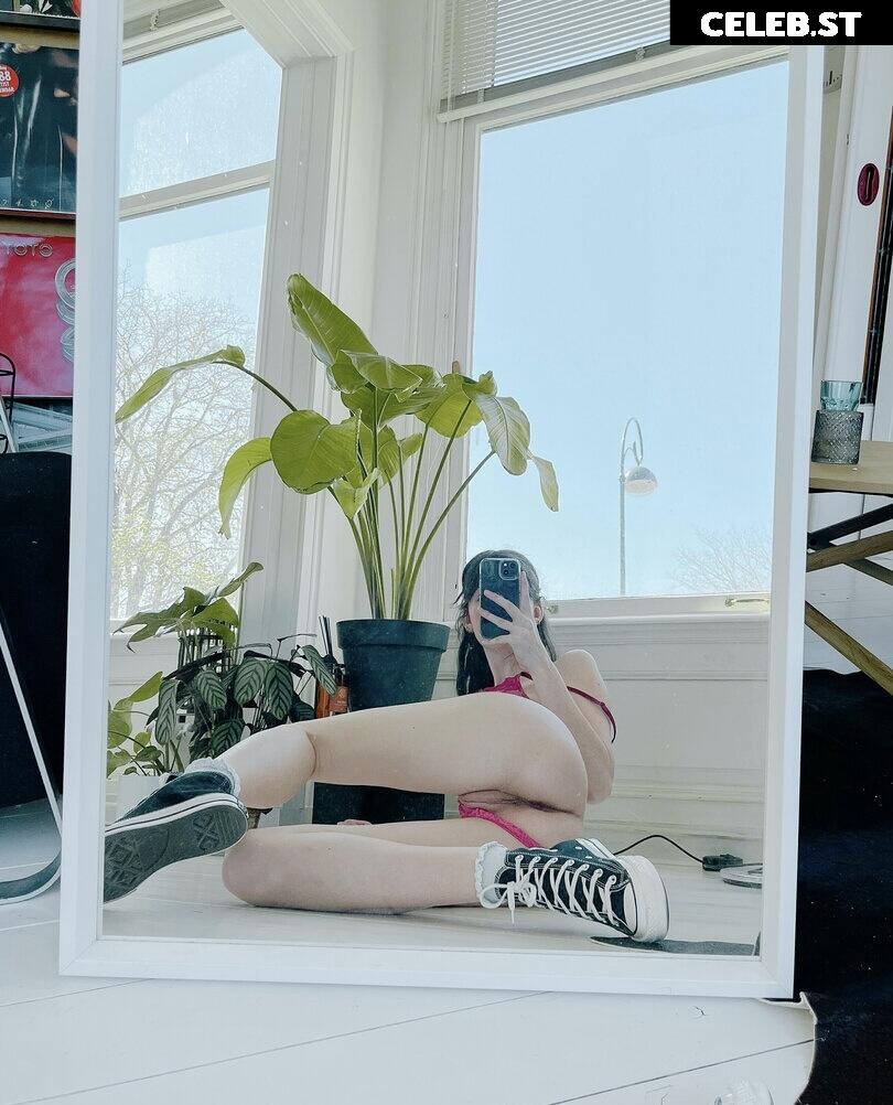 Julia May Image 350971