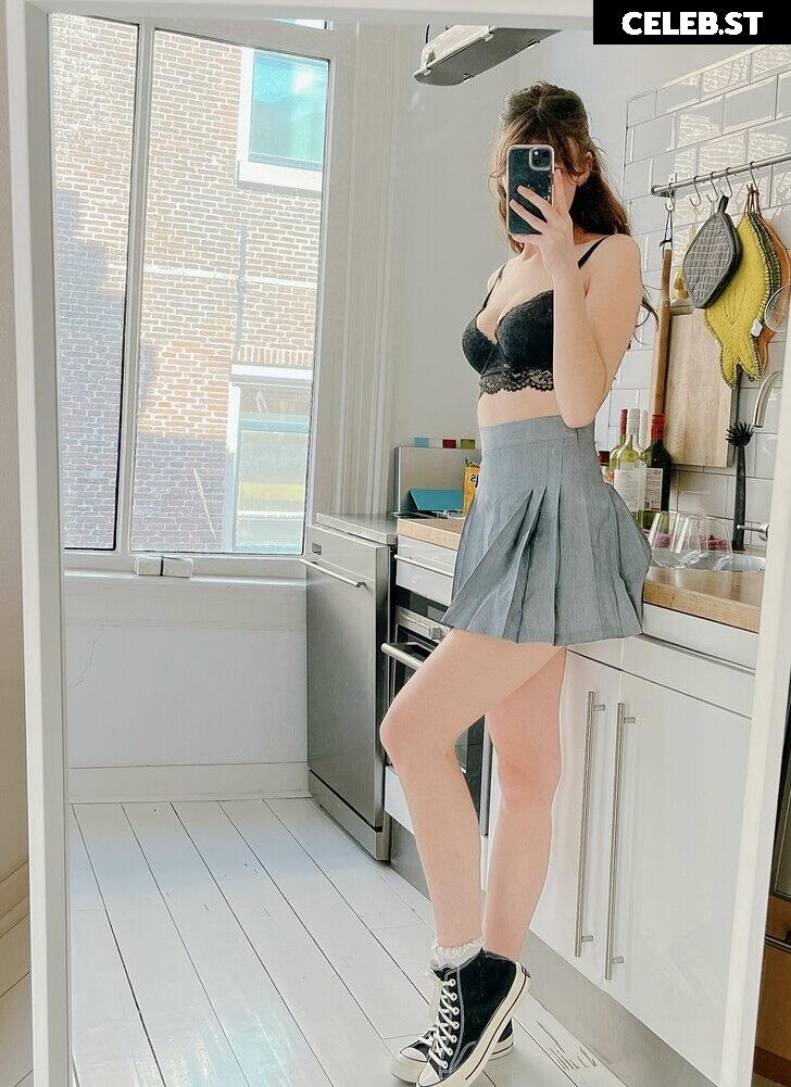 Julia May Image 350904