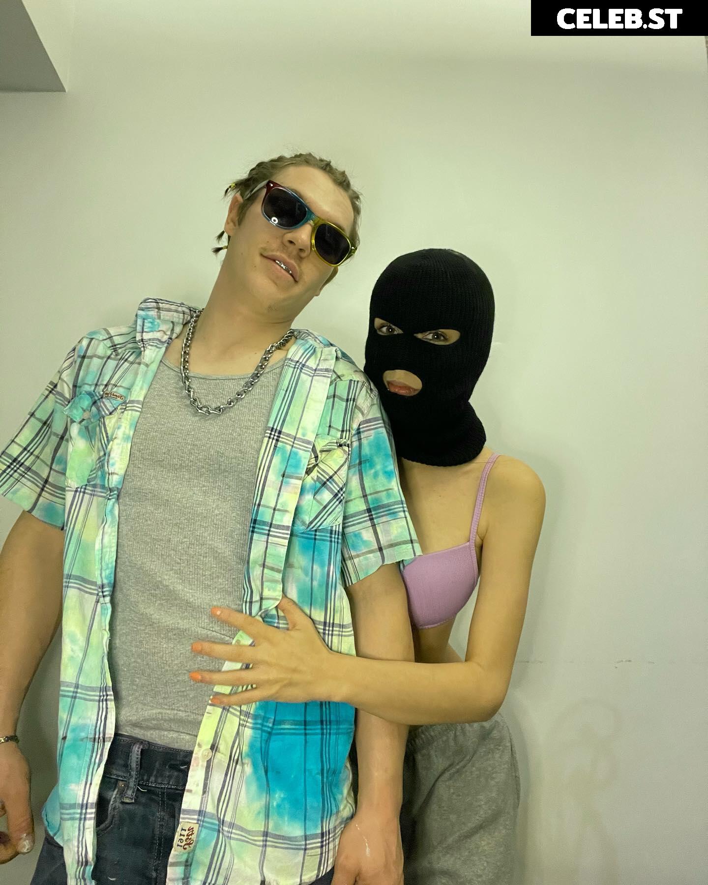 ChloeNight Image 3675405