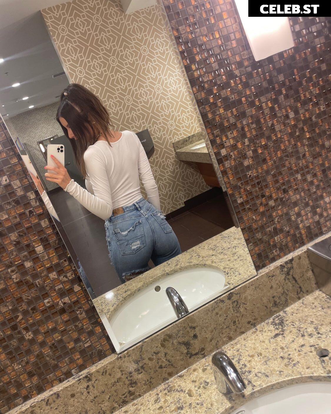 ChloeNight Image 3675004