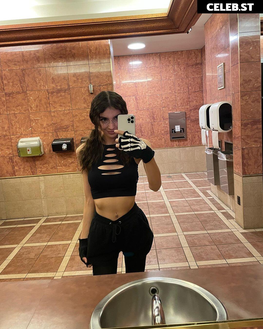 ChloeNight Image 3672434