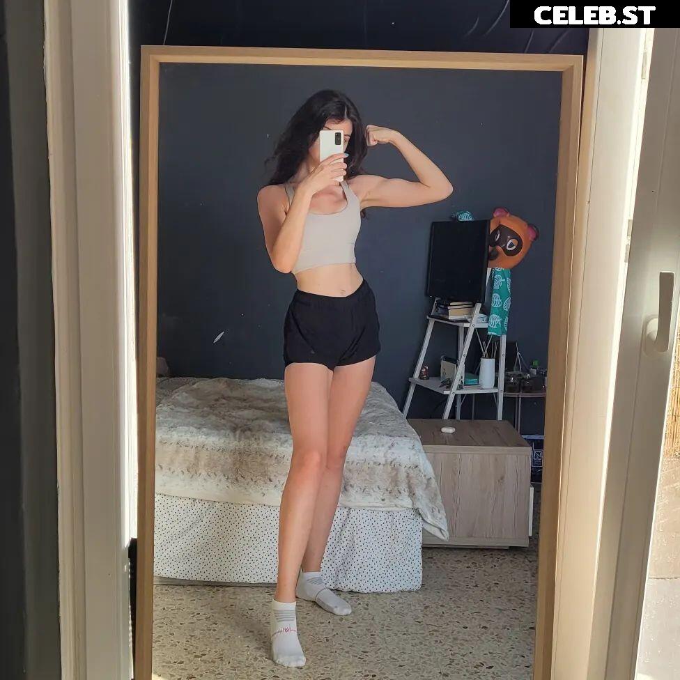 Chloe Lockley Image 3657693