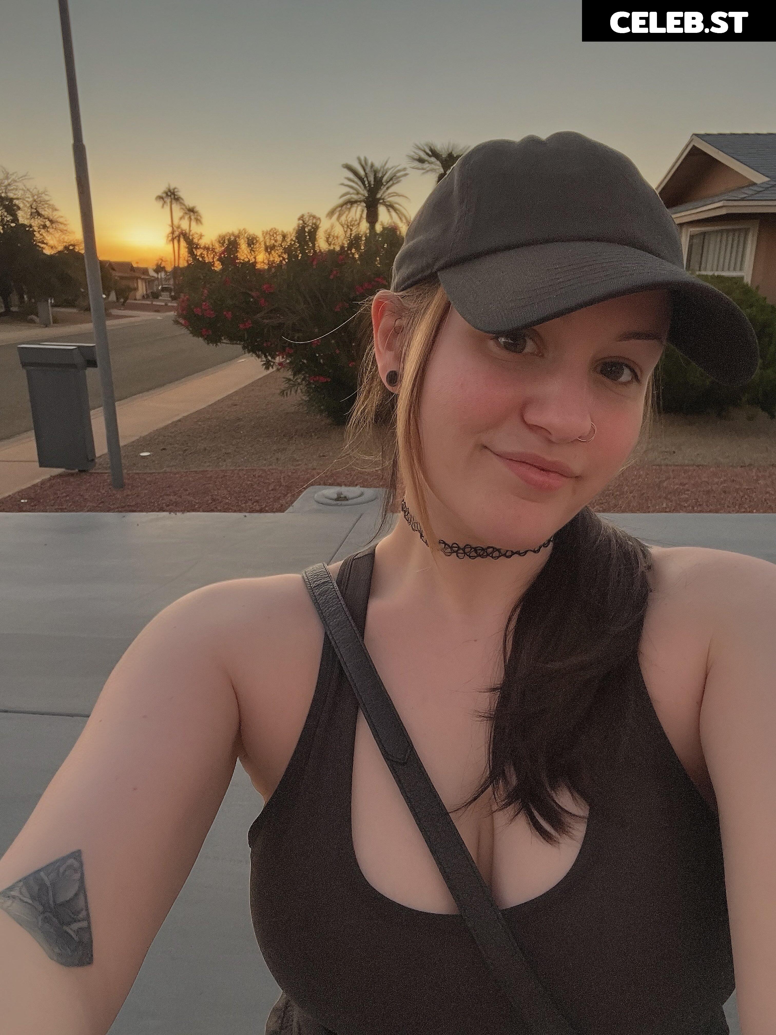 ConcealedBones Image 3659288