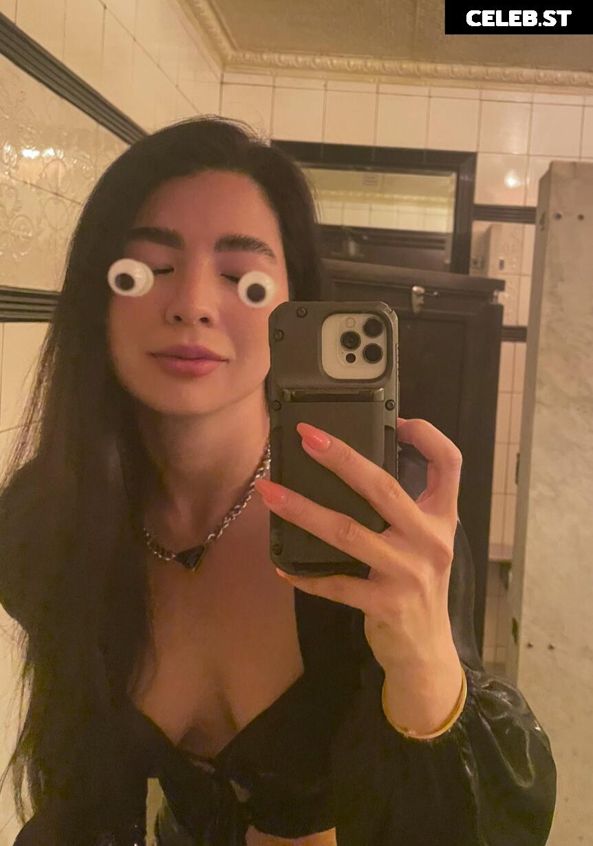 CarolineKwan Image 3646742