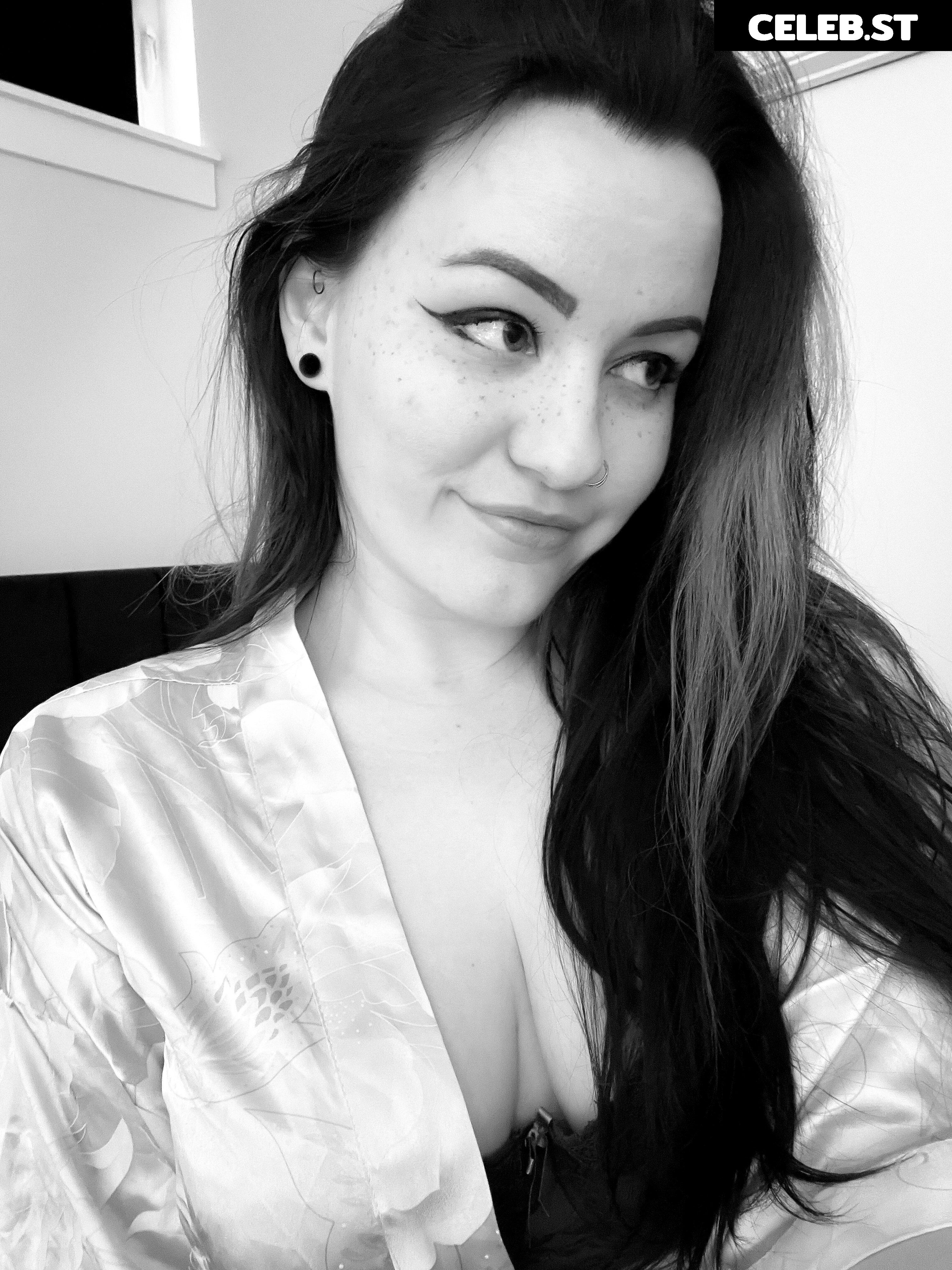 ConcealedBones Image 3641657