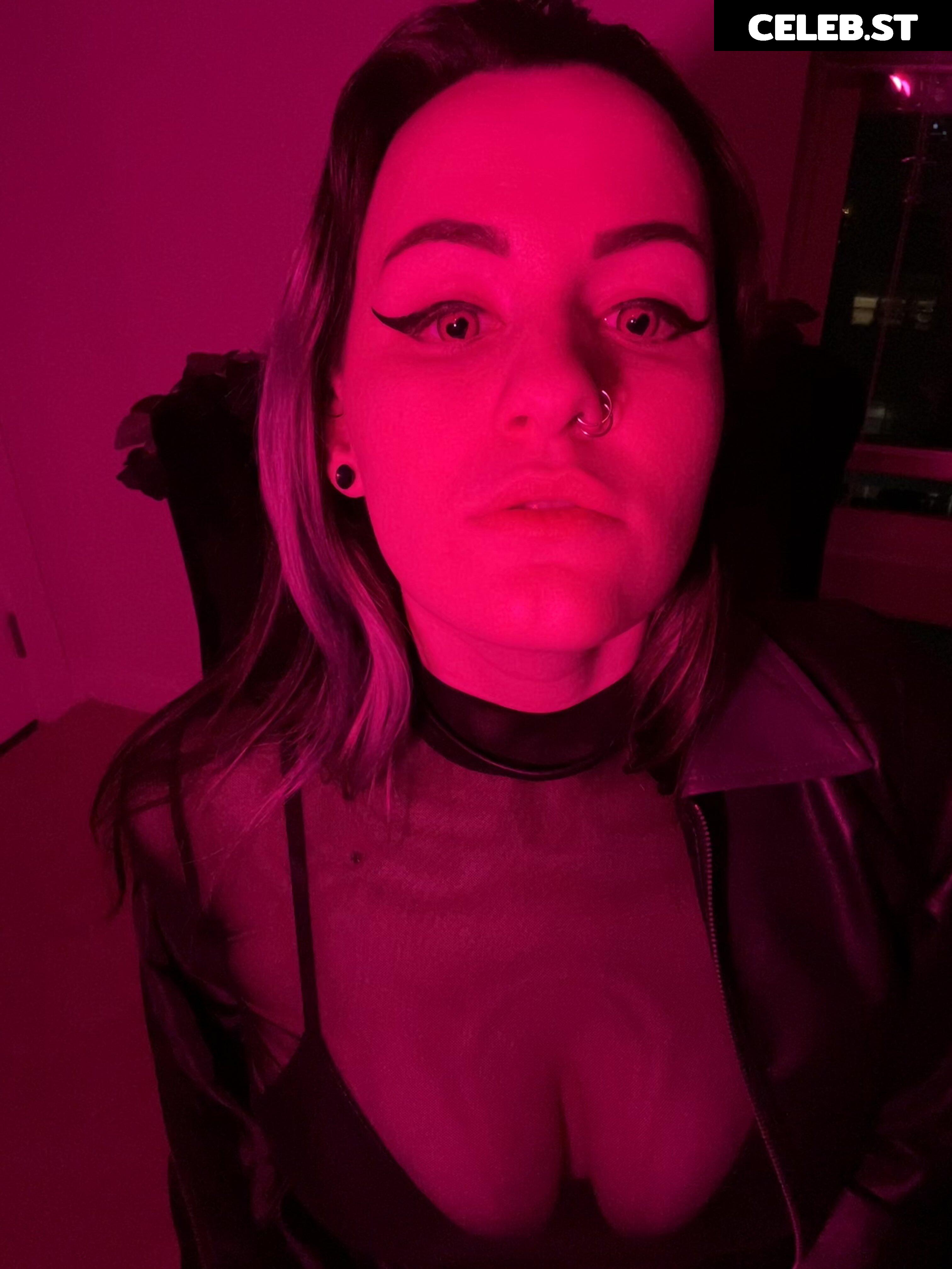 ConcealedBones Image 3641936