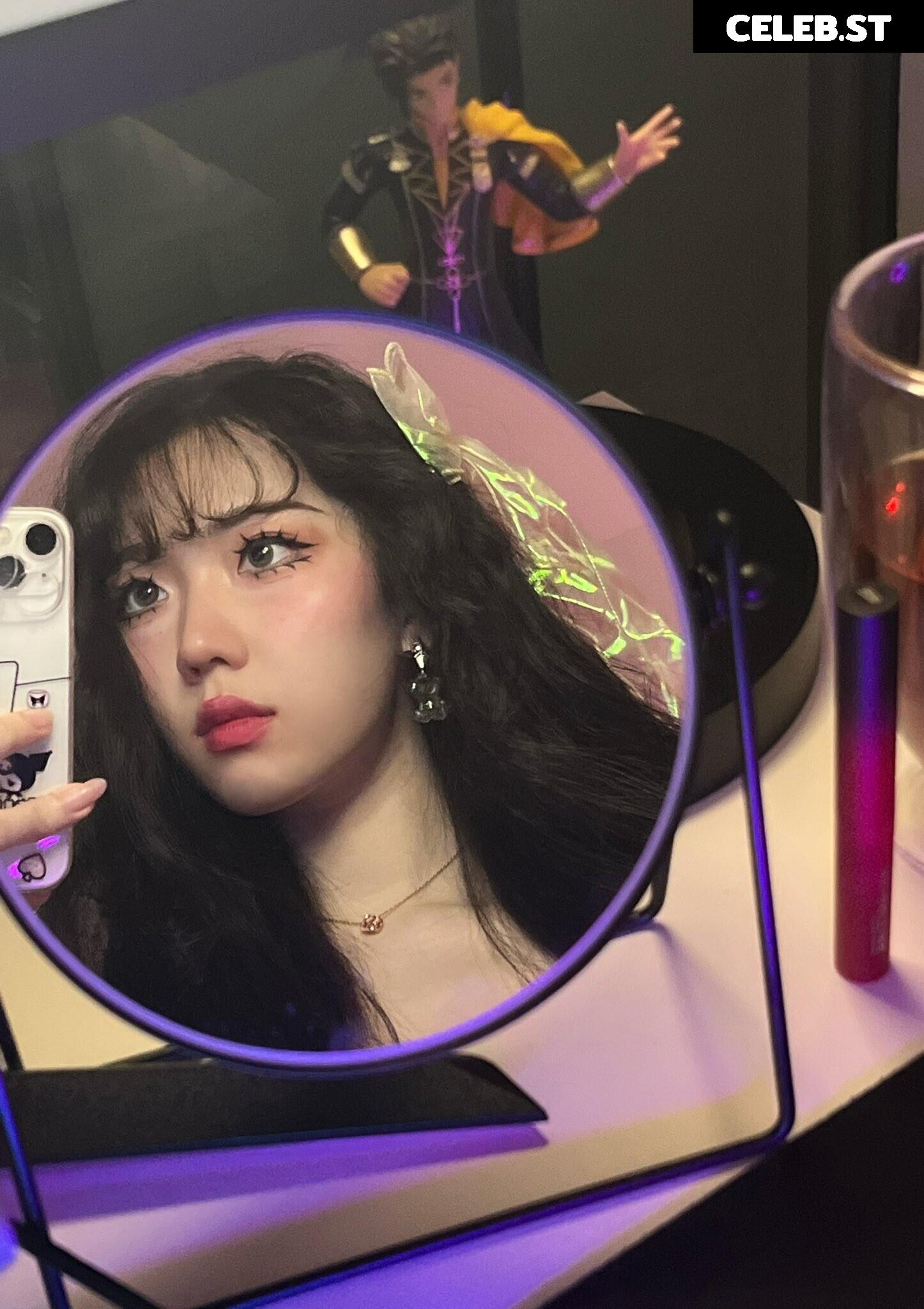 glihttr / fenguiin / Feng Image 3643427