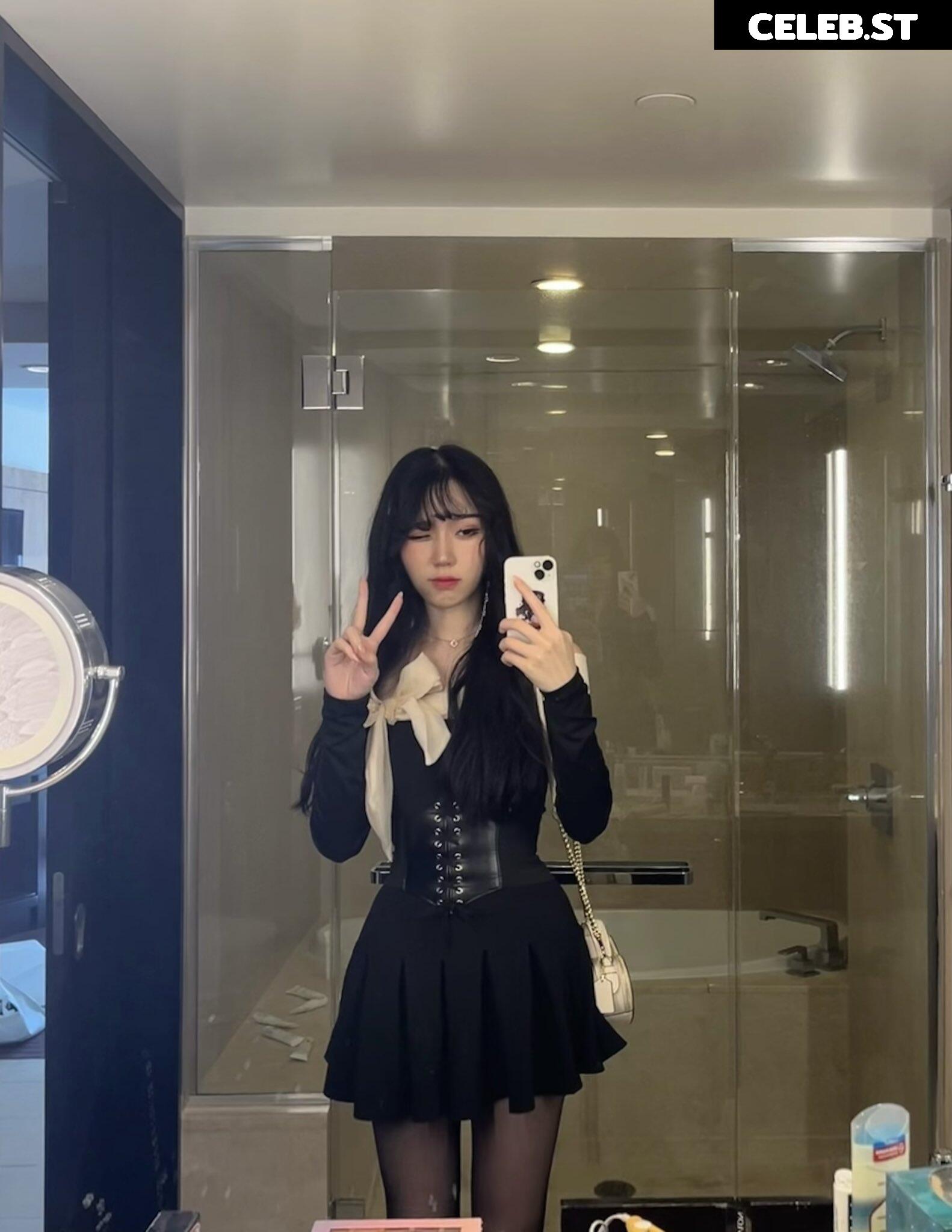 glihttr / fenguiin / Feng Image 3643159