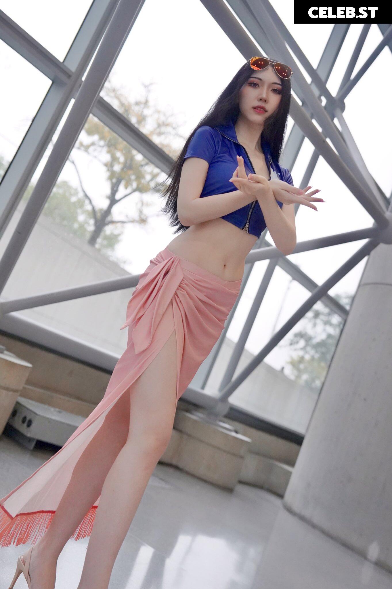 glihttr / fenguiin / Feng Image 3643177