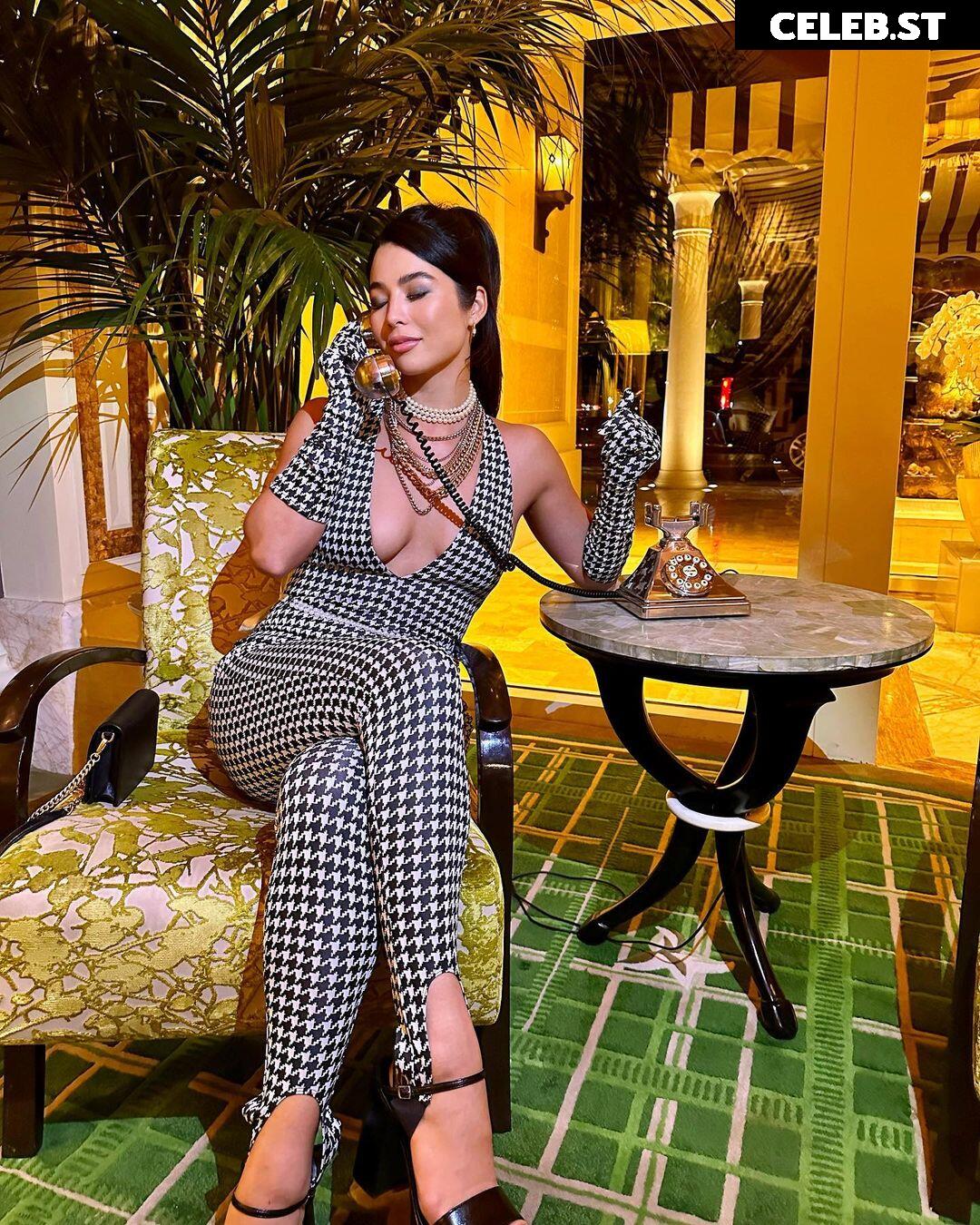 CarolineKwan Image 3643380