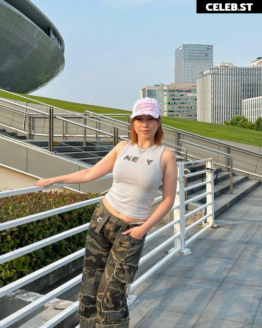 Jodi | QuarterJade Image 3622674