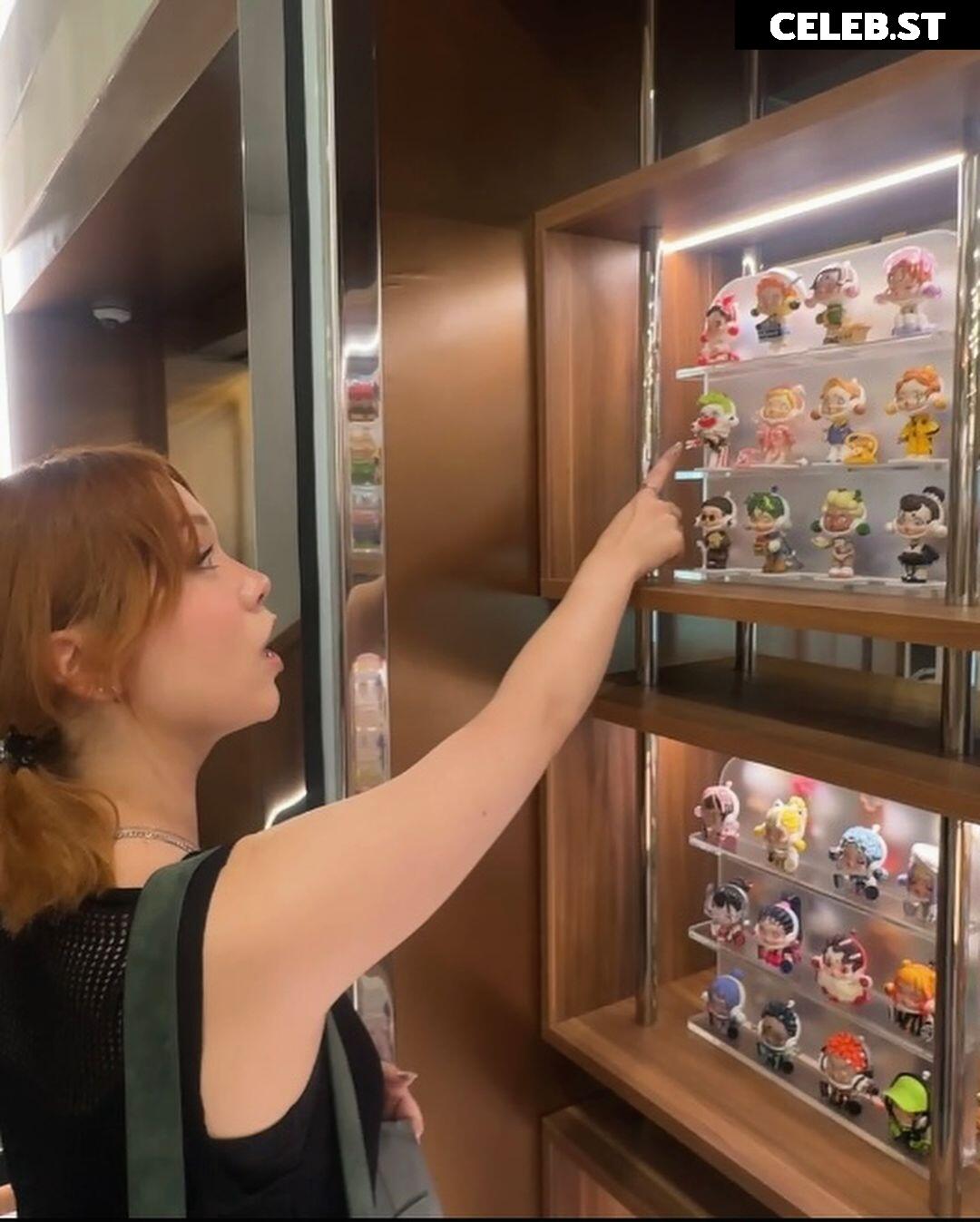 Jodi | QuarterJade Image 3622605