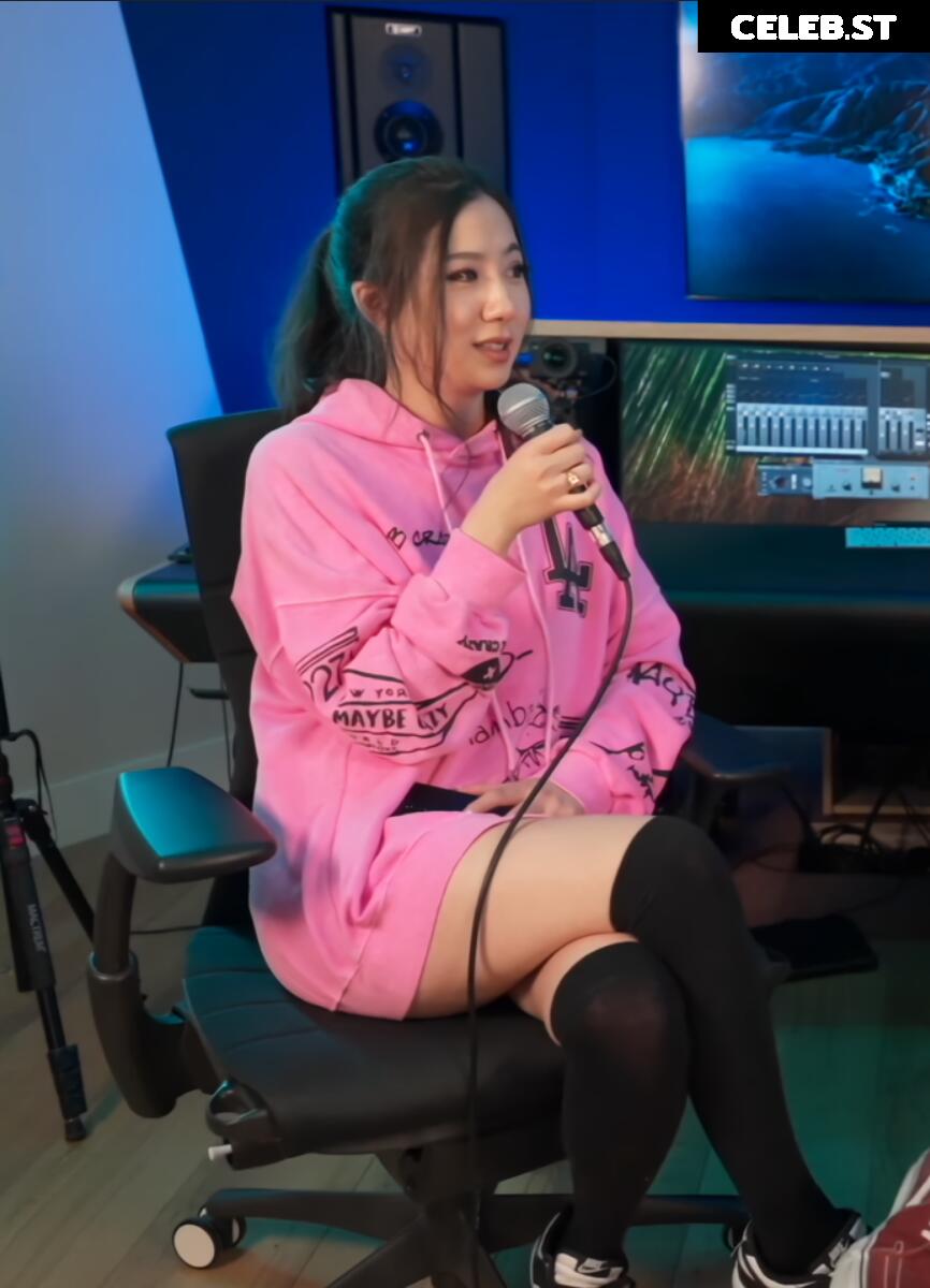 Fuslie (Leslie) Image 3623027