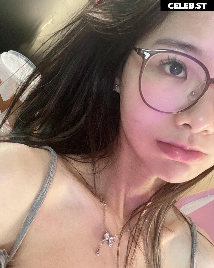 irissiri129 / irisyiyi_ / 艾怡 Image 3618751
