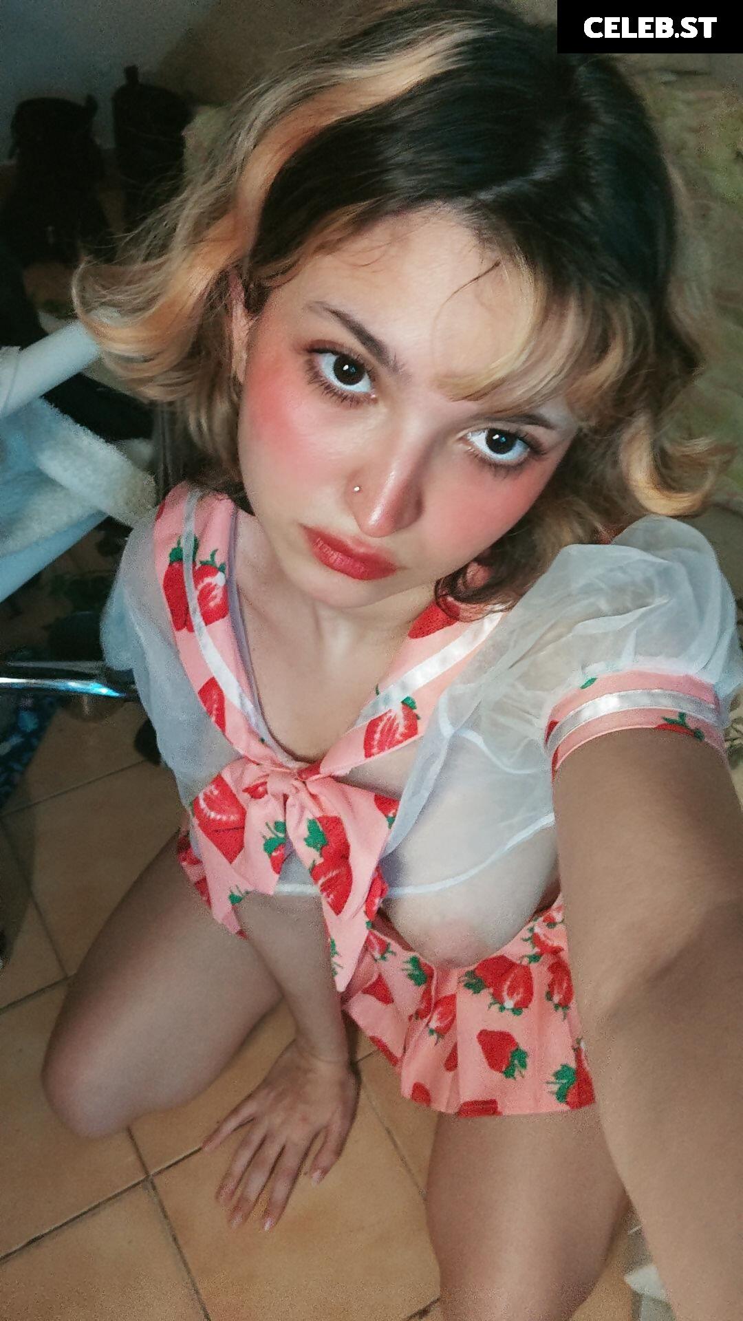 Lilcutiecherie/angelicwaifu_ Image 3607404