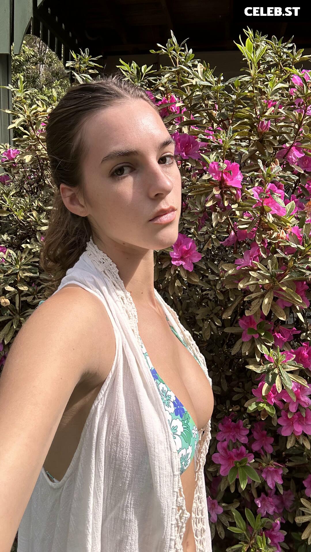 Emily Feld - emily.feld Image 3604593