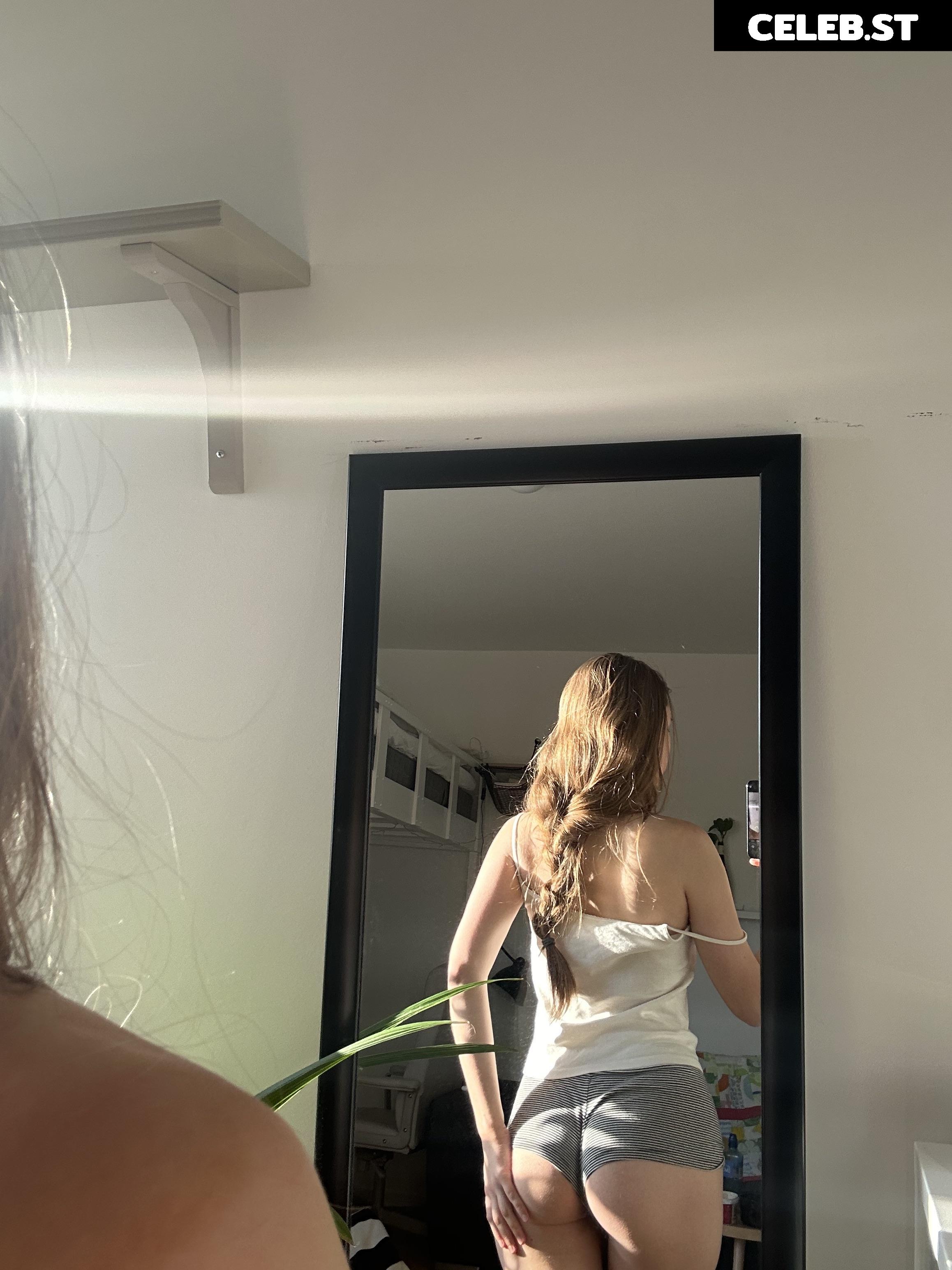 slayyy1123 Image 3608275