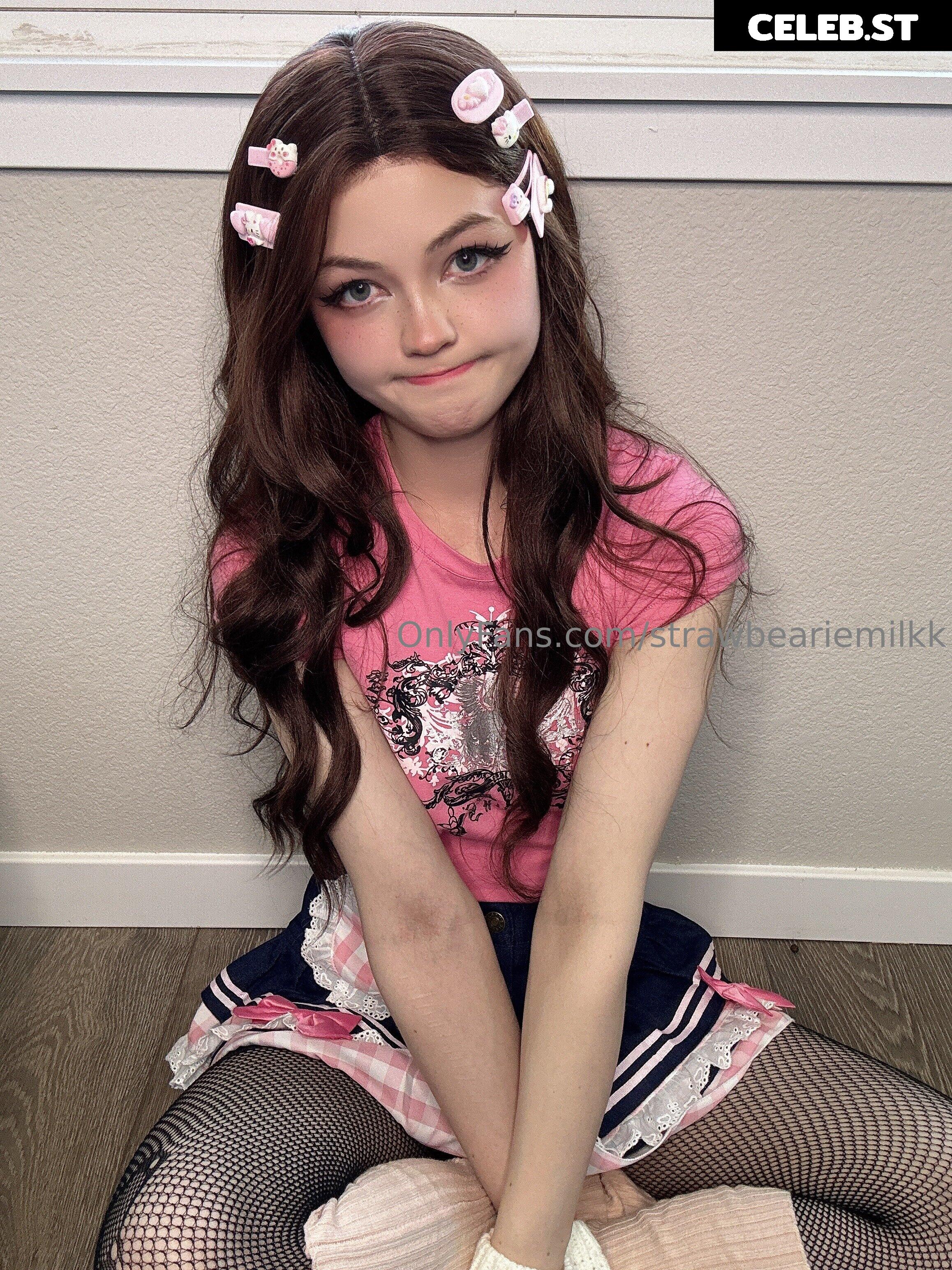 Strawbeariemilkk / strawwberrymiilkk / straw_milkk / Strawbearie / mimibear Image 3790367