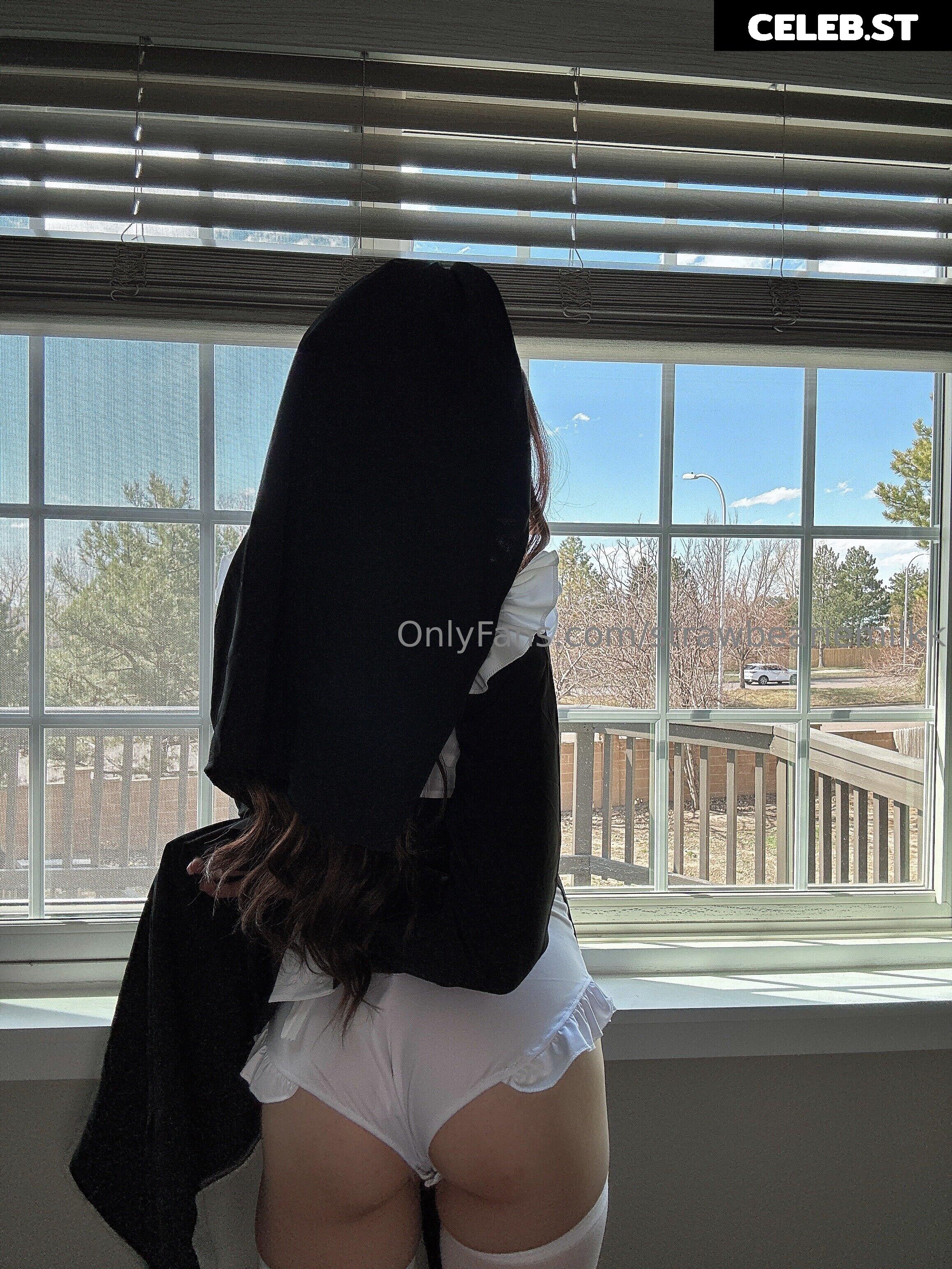 Strawbeariemilkk / strawwberrymiilkk / straw_milkk / Strawbearie / mimibear Image 3789785