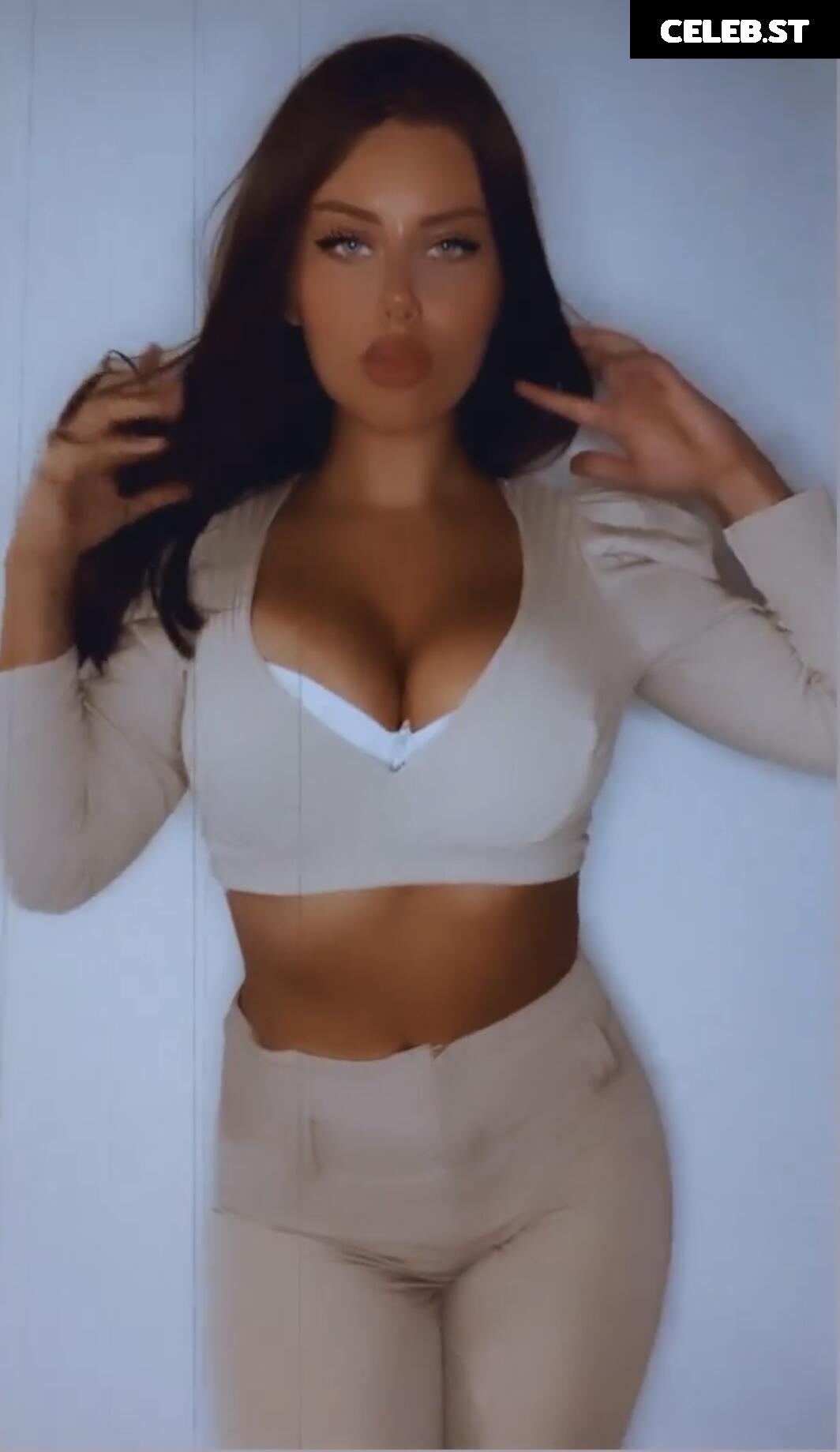 Jovana Radisavljevic Image 376138