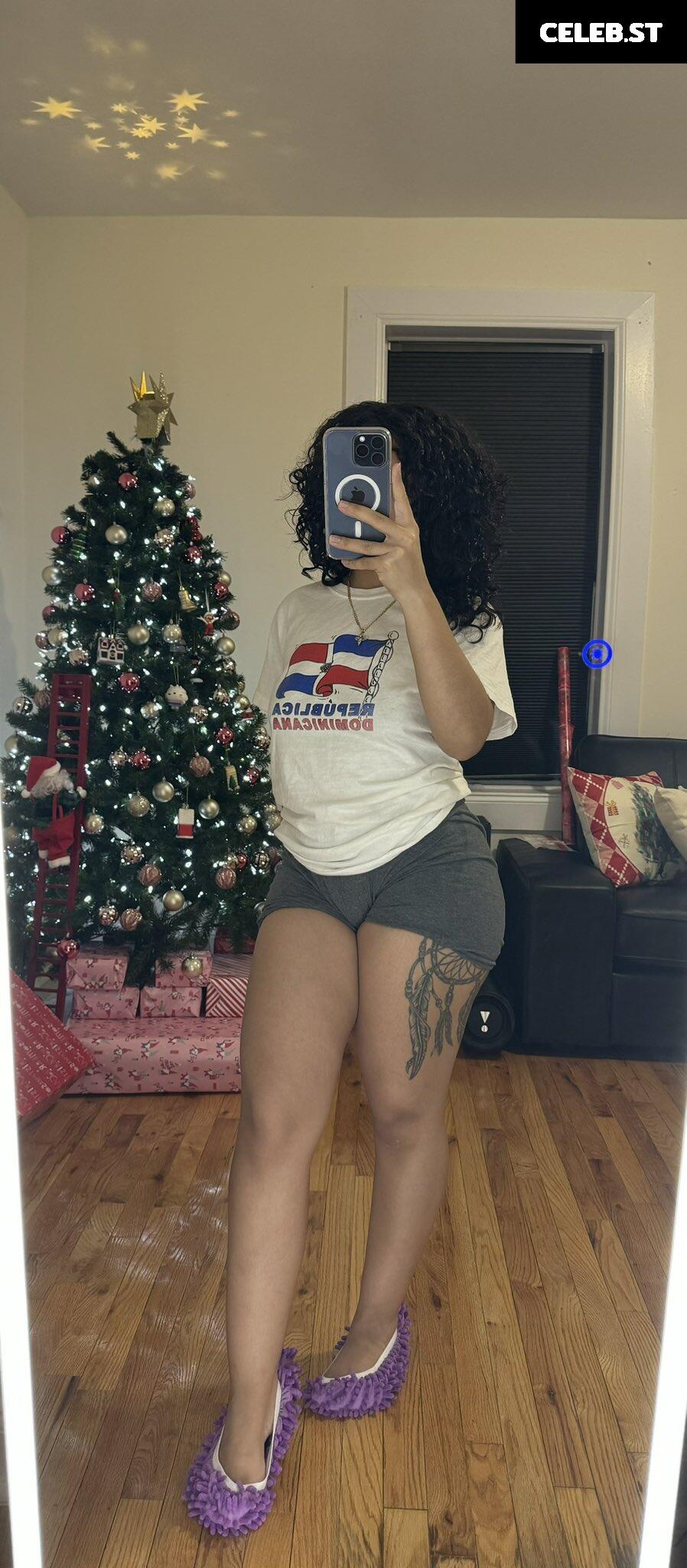 shesospicyyy / yeimydeligrocery Image 3739648