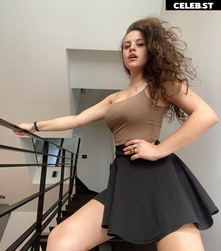 Quinn Finite / Charlee Image 3714259