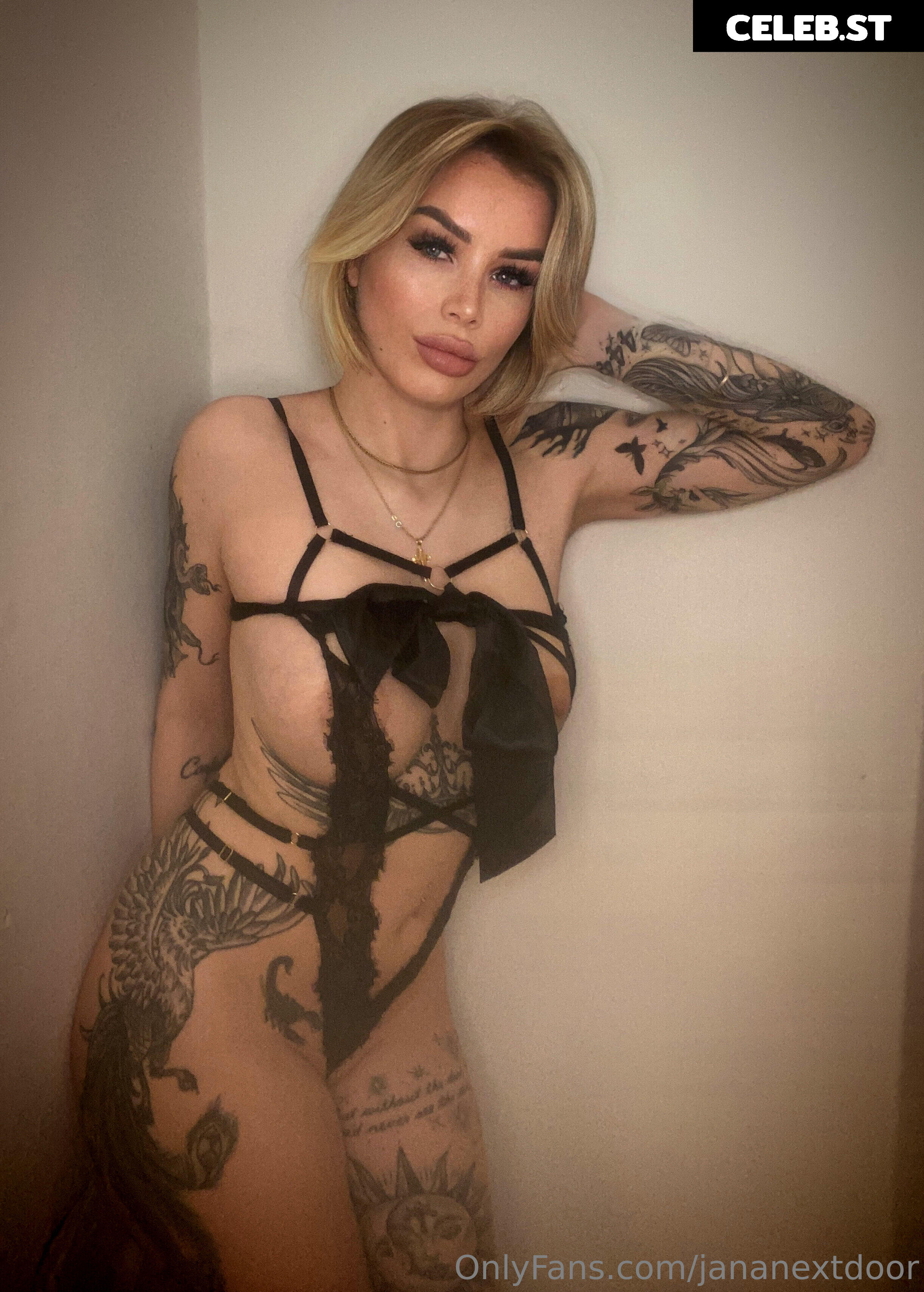 Jana Next Door Image 308447